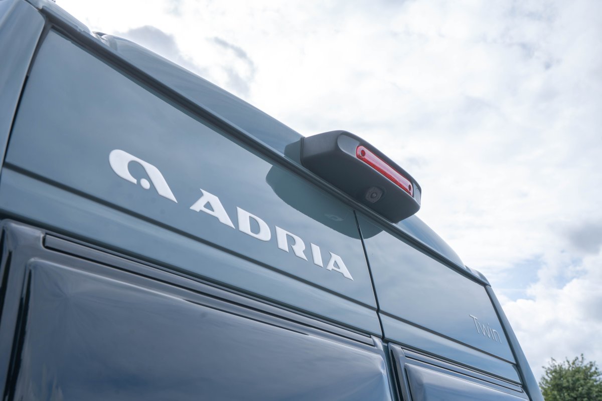 2023 Adria Twin Supreme 600 SPB 140BHP