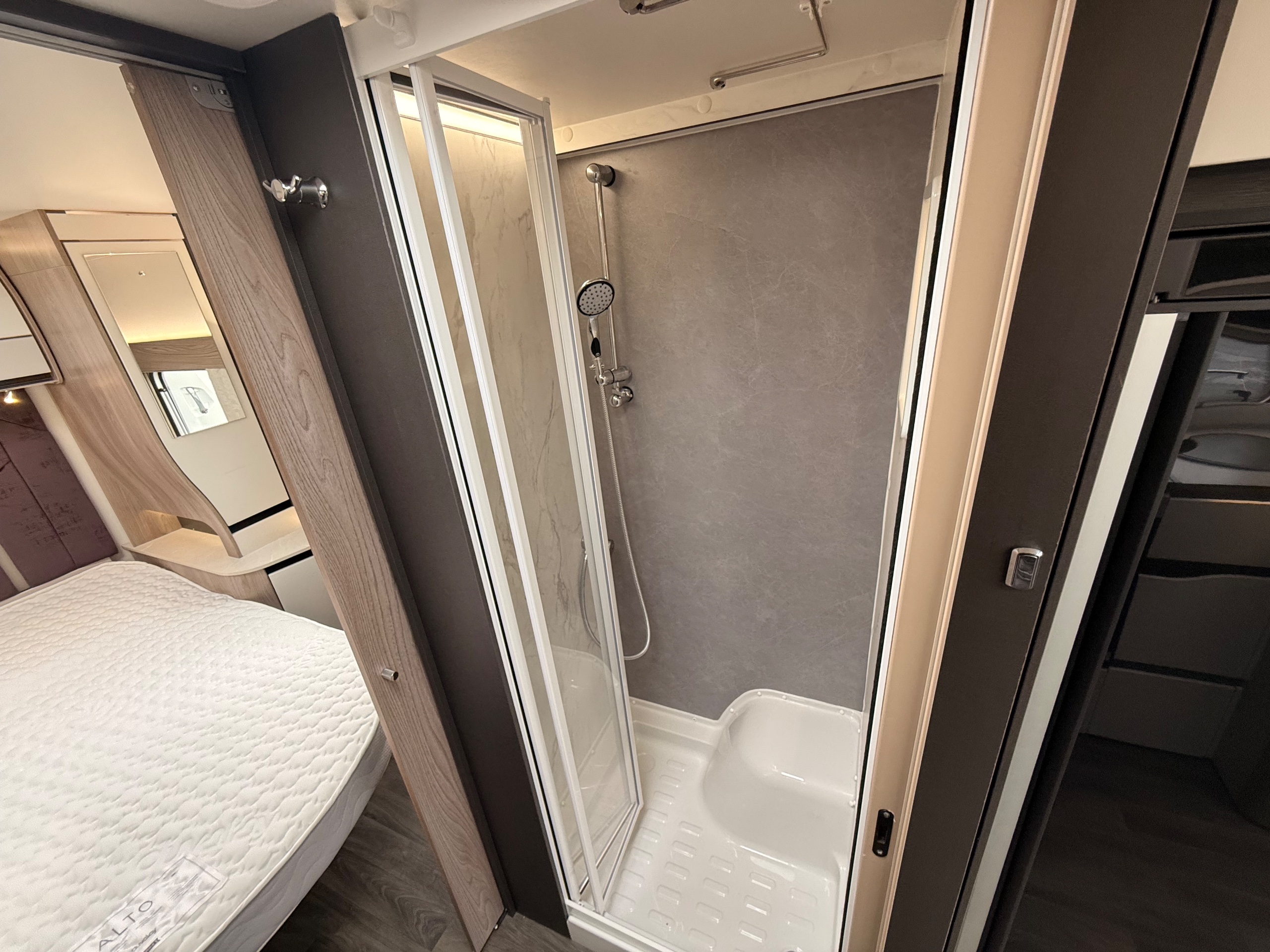 2024 Swift Elegance 760 GRANDE WITH E&P SELF LEVELLING