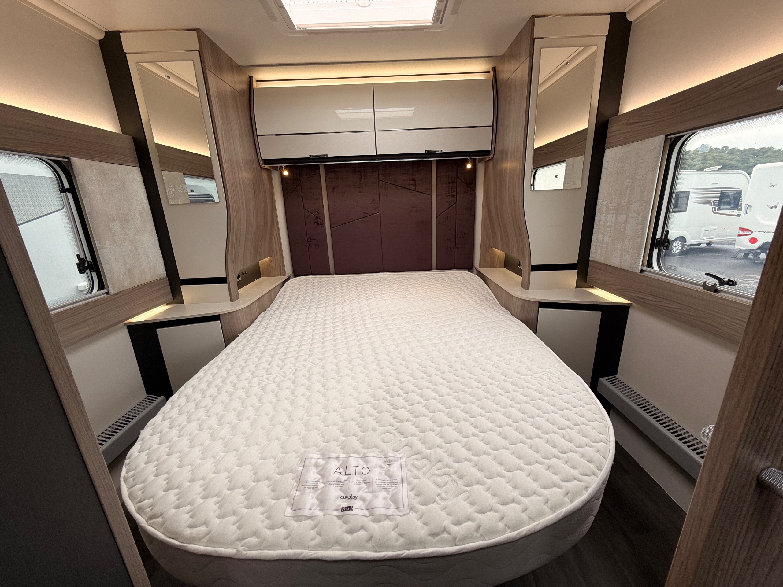 2024 Swift Elegance 760 GRANDE WITH E&P SELF LEVELLING