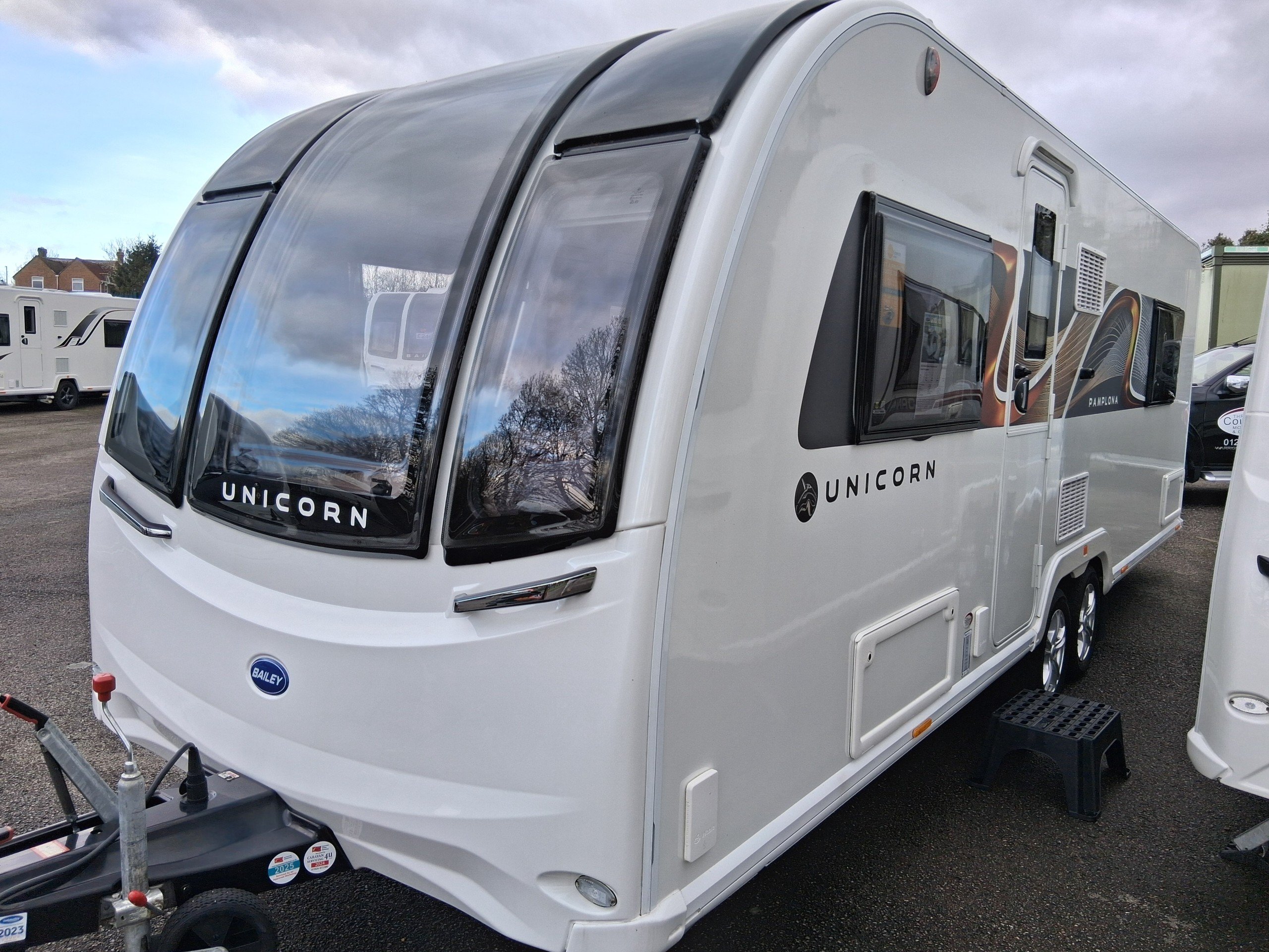Bailey Unicorn Pamplona - Exterior - Front
