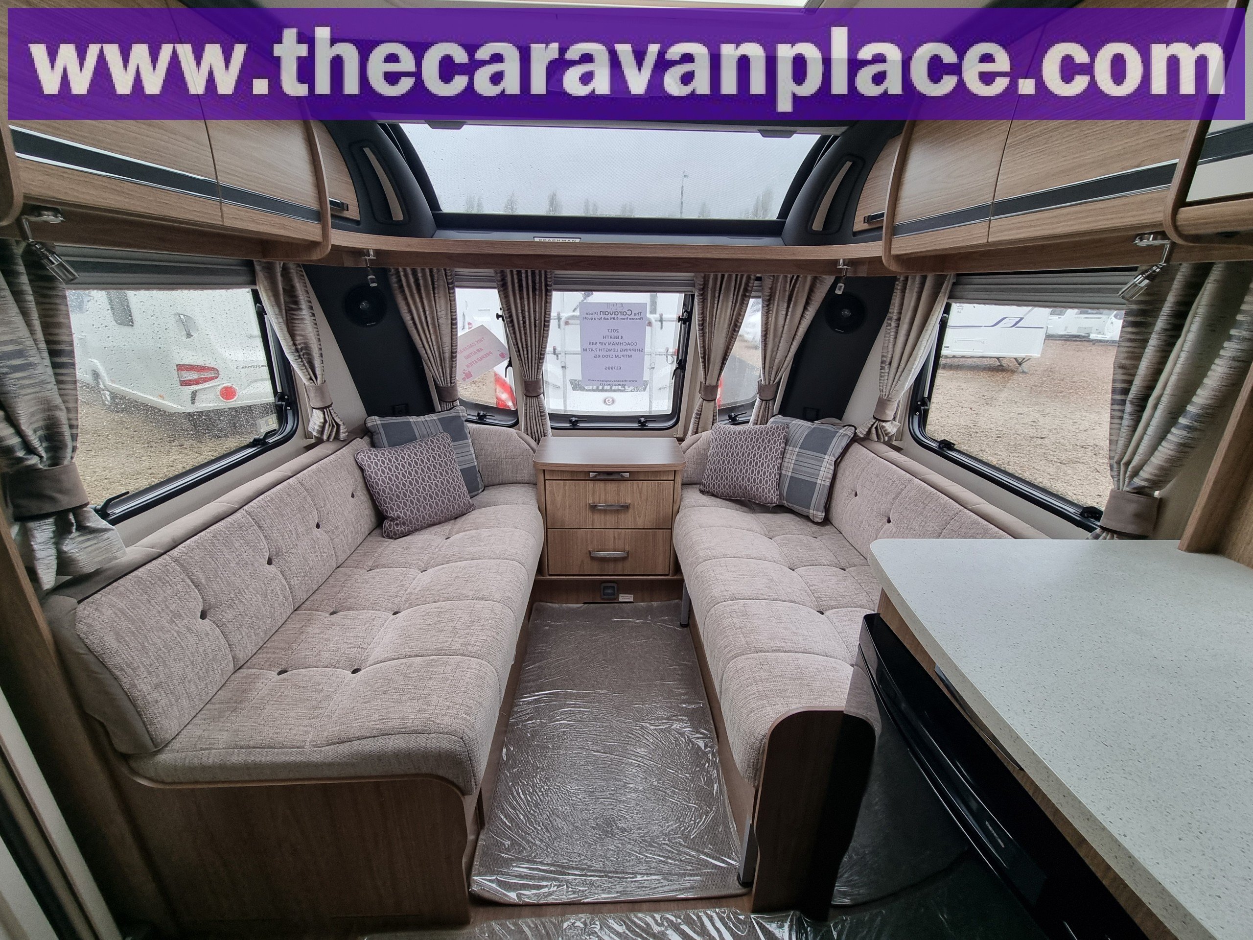 2017 Coachman VIP 545 - Exterior - Front