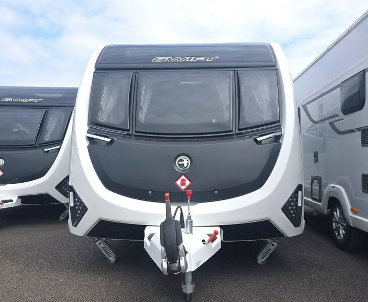 Swift Conqueror 480 - Exterior - Front