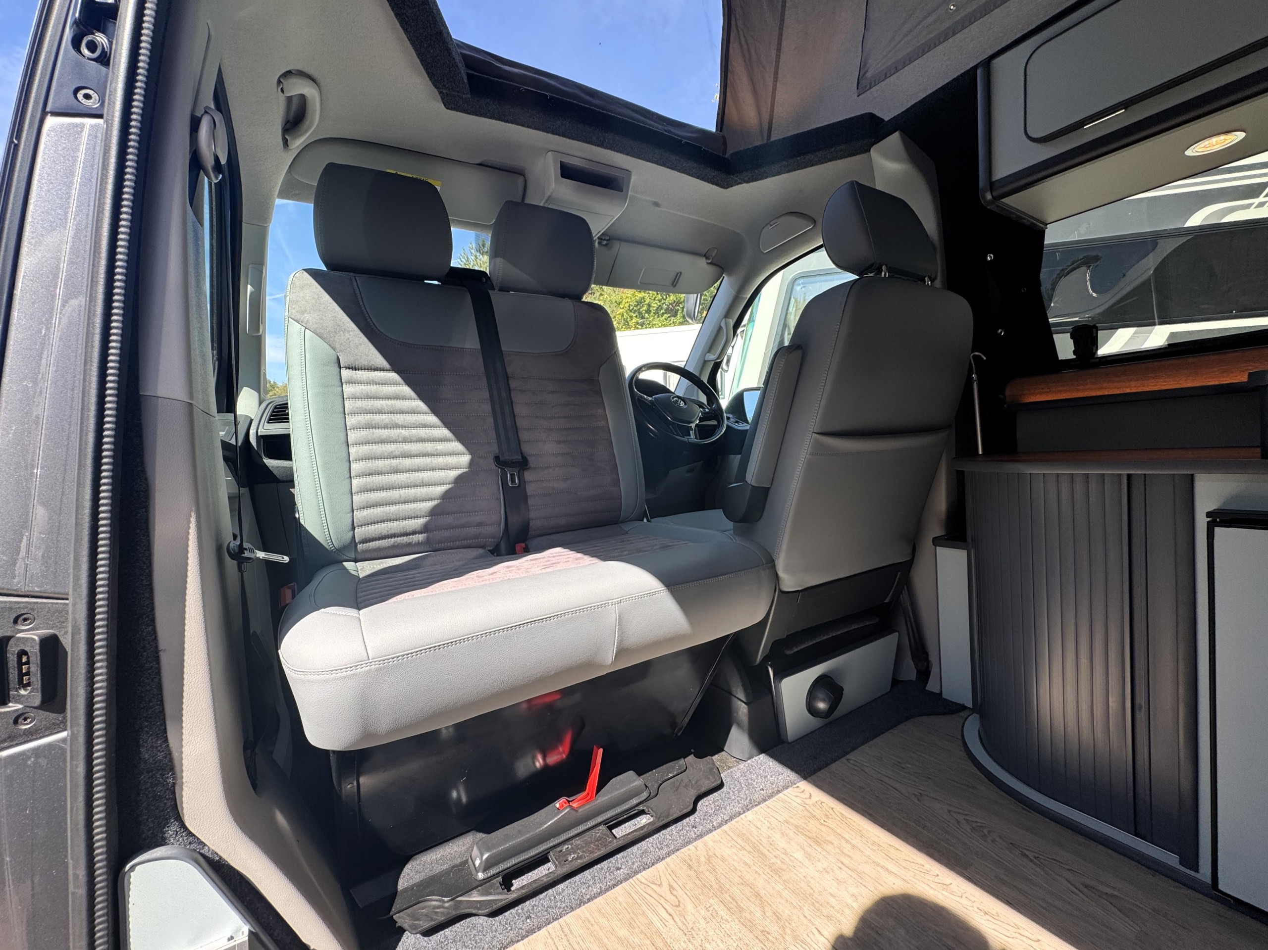 2018 Volkswagen Transporter Camper King LWB Monte Carlo DSG