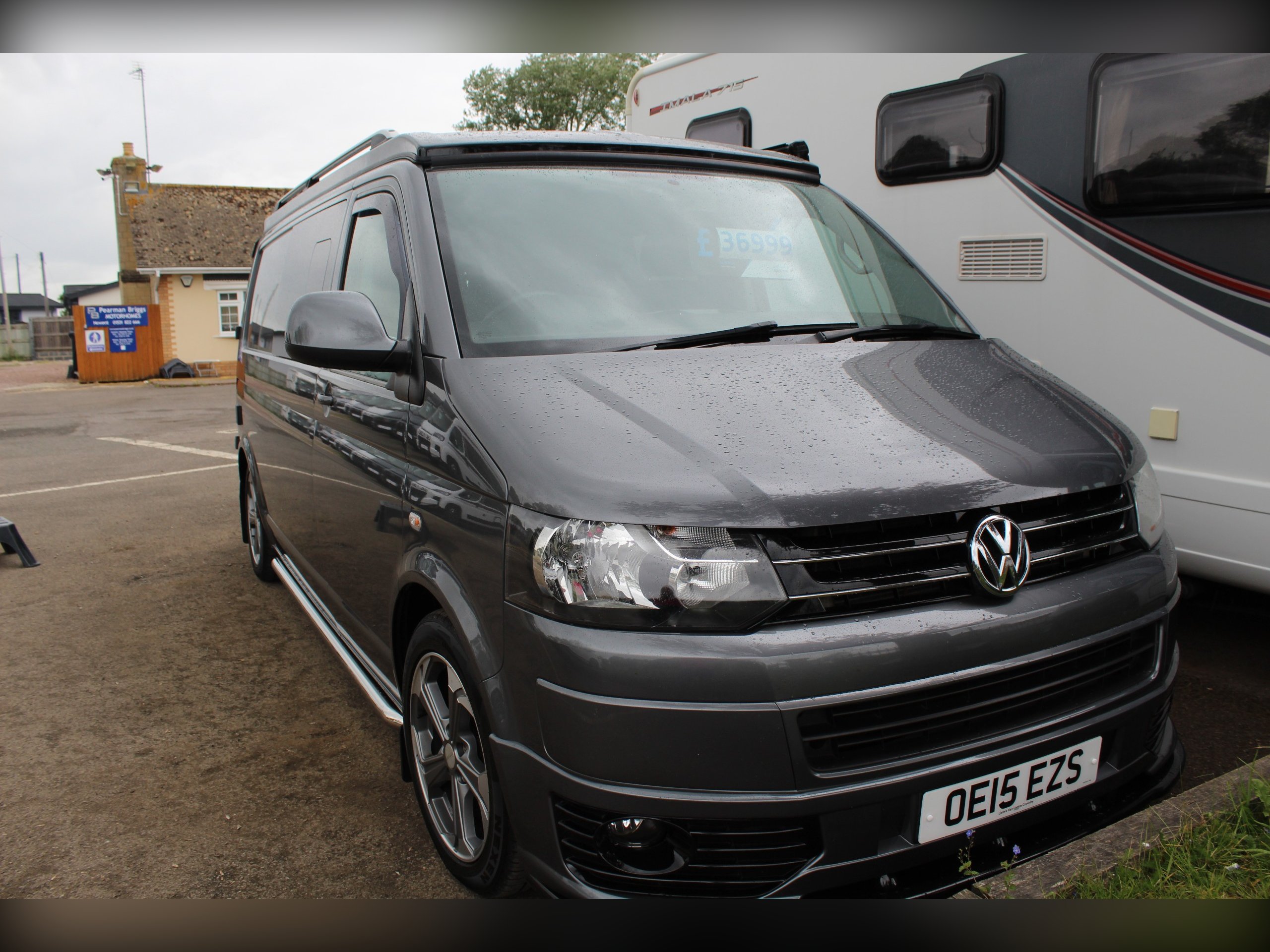 2015 Volkswagen Transporter 2.0 TDI T30 Trendline Panel Van 4dr Diesel Manual L3 H1 (198 g/km, 101 bhp) - Exterior - Front