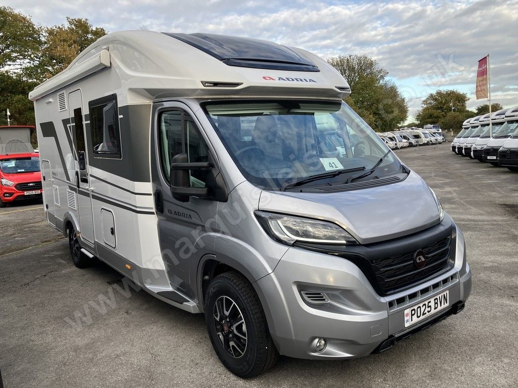 2024 Adria MATRIX PLUS 600 DT - Exterior - Front