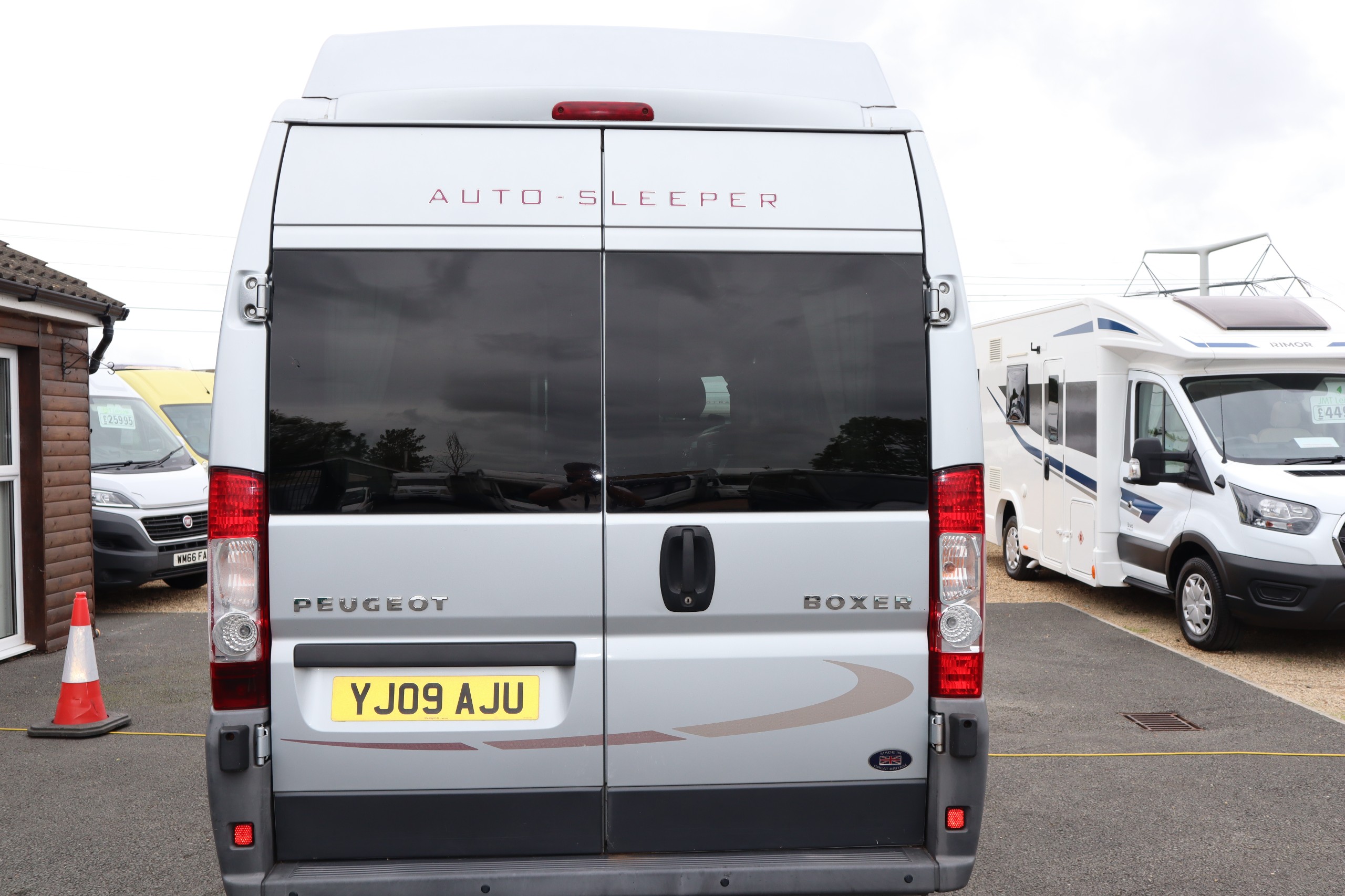 Auto-Sleepers Symbol ES Peugeot Boxer, 2 Berth, 4 Belts, MOT, 12 Months Warranty, Habitation Service