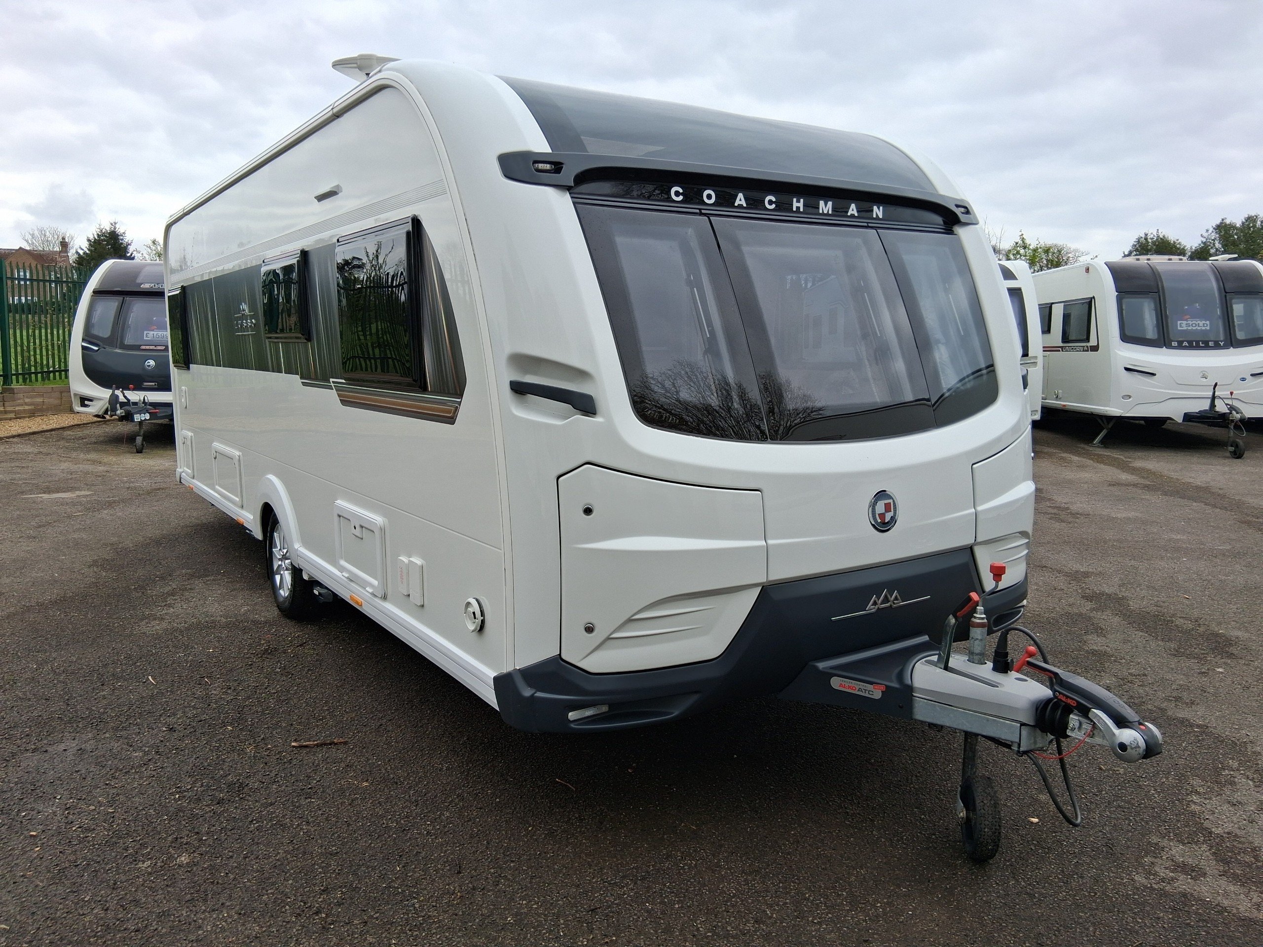Coachman Lusso I - Exterior - Front