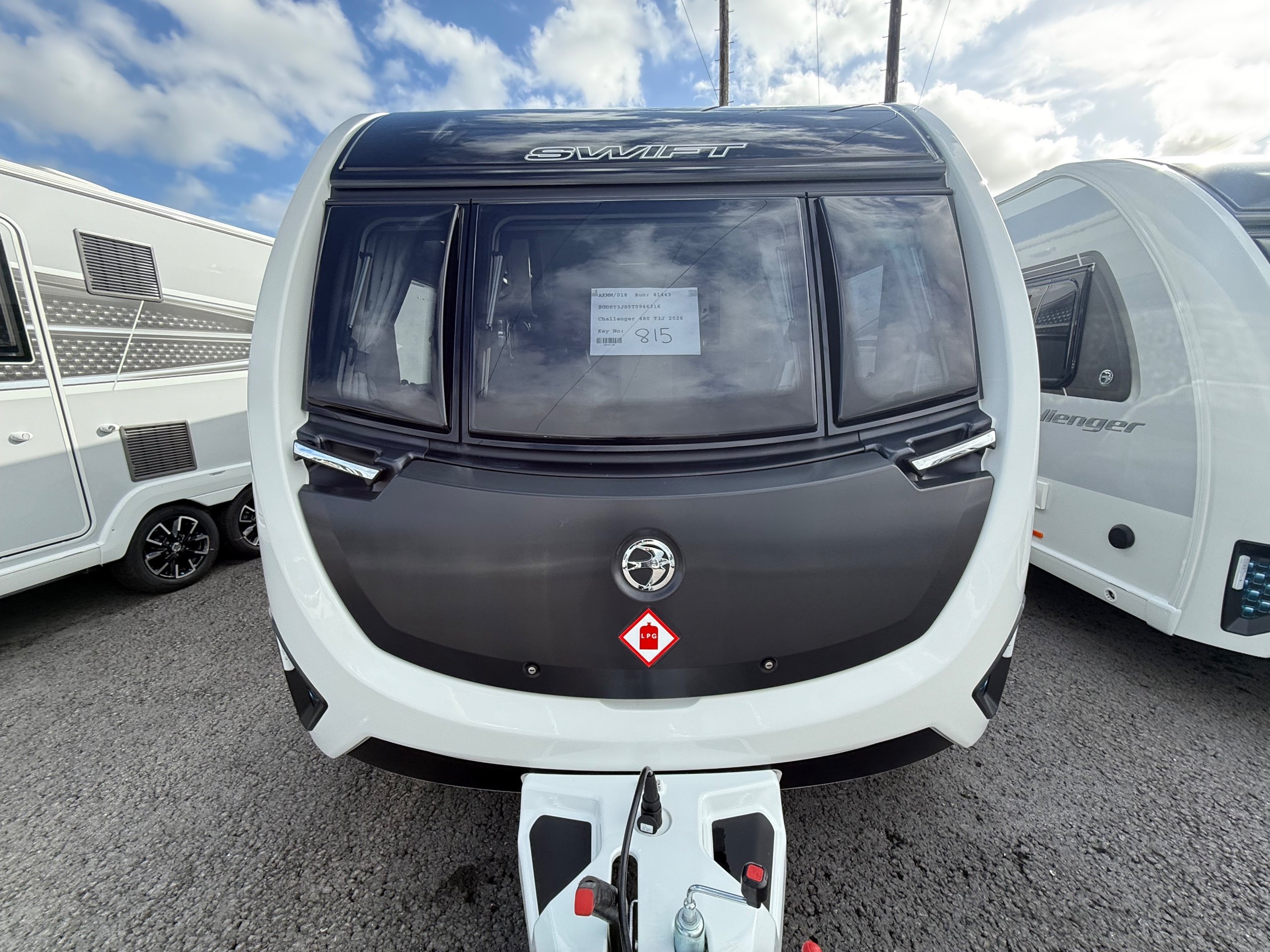 2026 Swift Challenger 480 - Exterior - Front