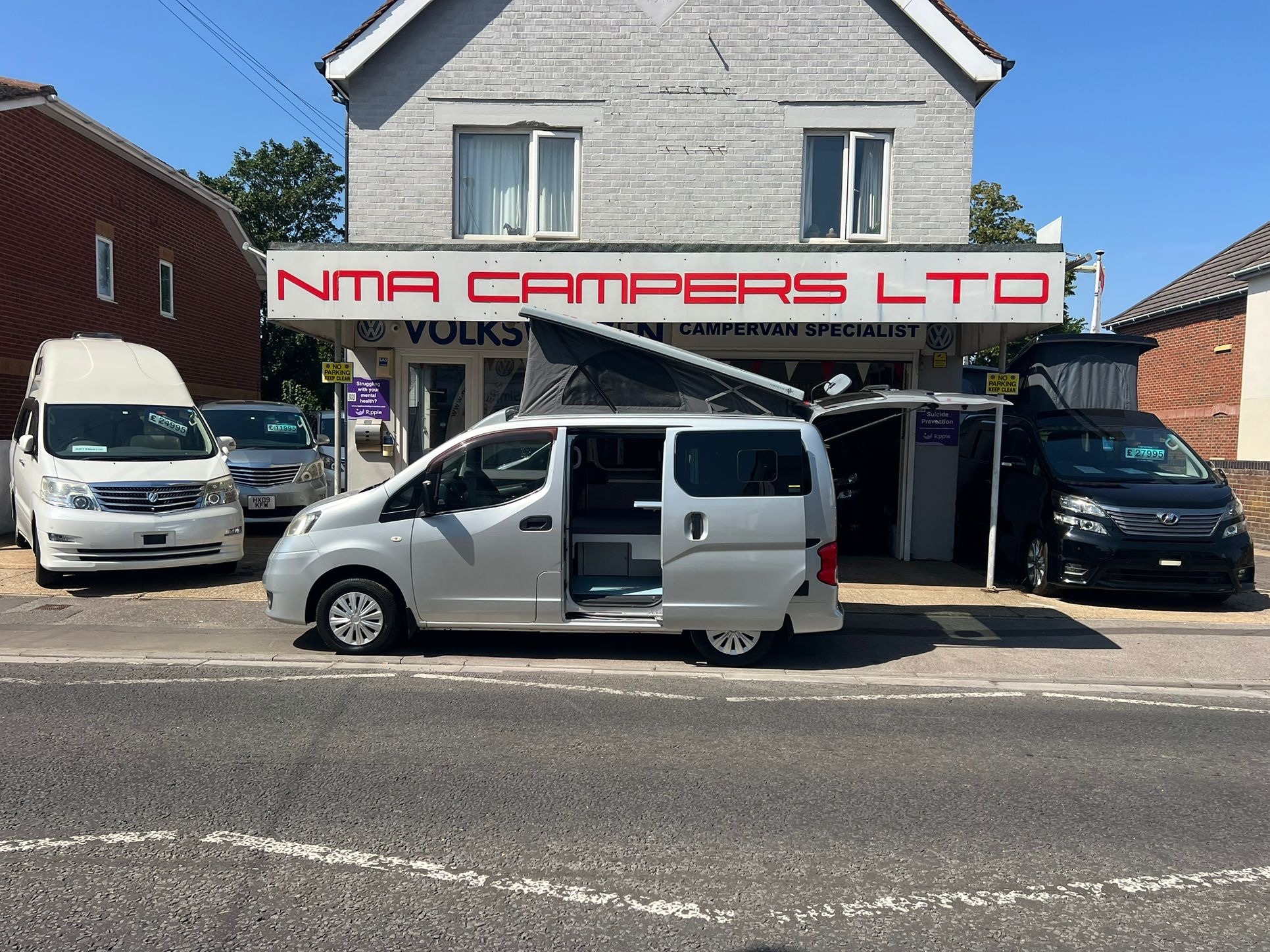 2012 Nissan NV200 1.6 Petrol Automatic Camper Elevating Roof, L shape Pull Out Bed on Runners with Porta Loo