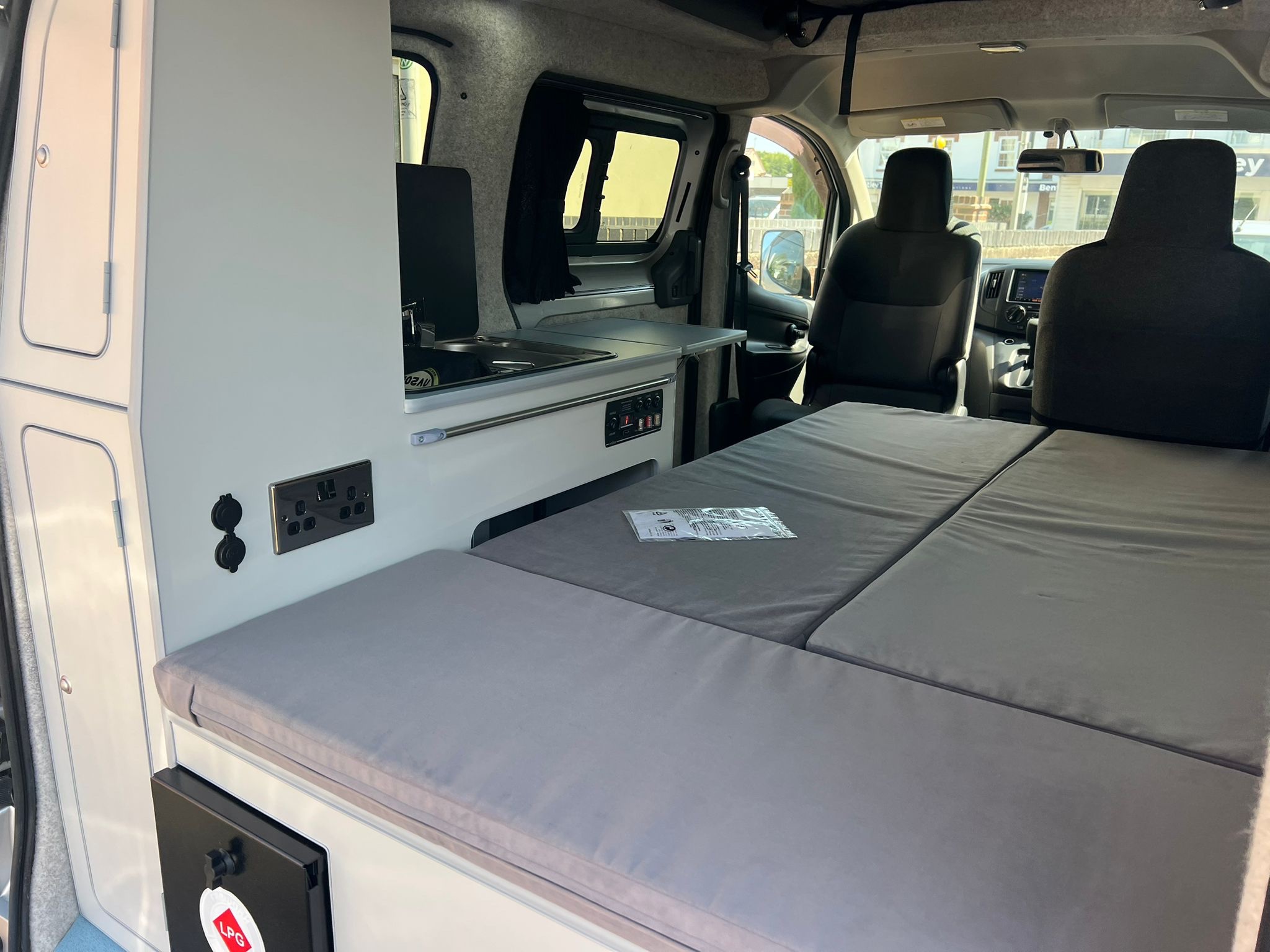 2012 Nissan NV200 1.6 Petrol Automatic Camper Elevating Roof, L shape Pull Out Bed on Runners with Porta Loo