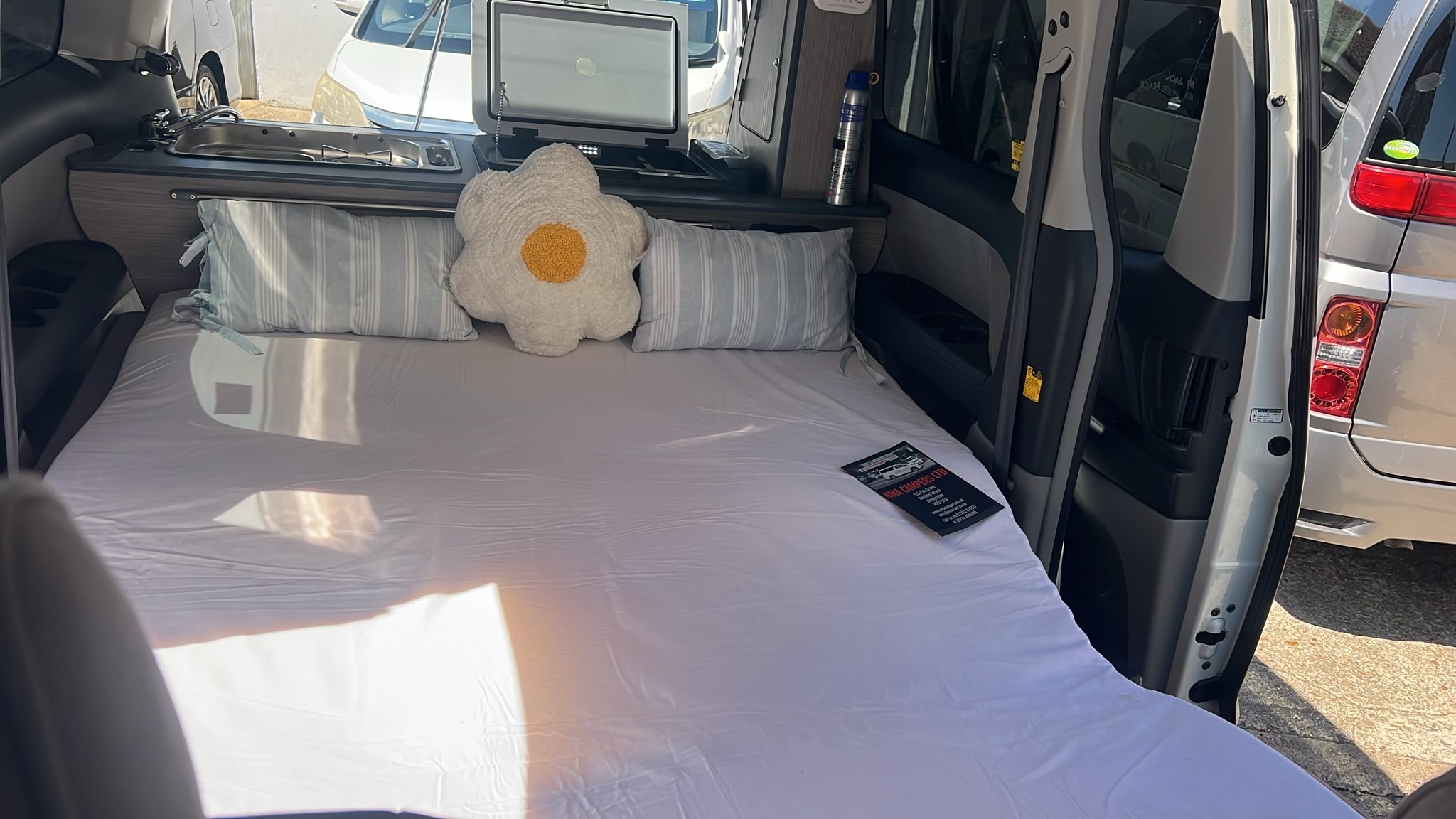 2006 Toyota Alphard AS Platinum Selection 4x4 2.4 Petrol Automatic 4WD Low miles, Rear Camper conversion, Air Conditioning, ULEZ
