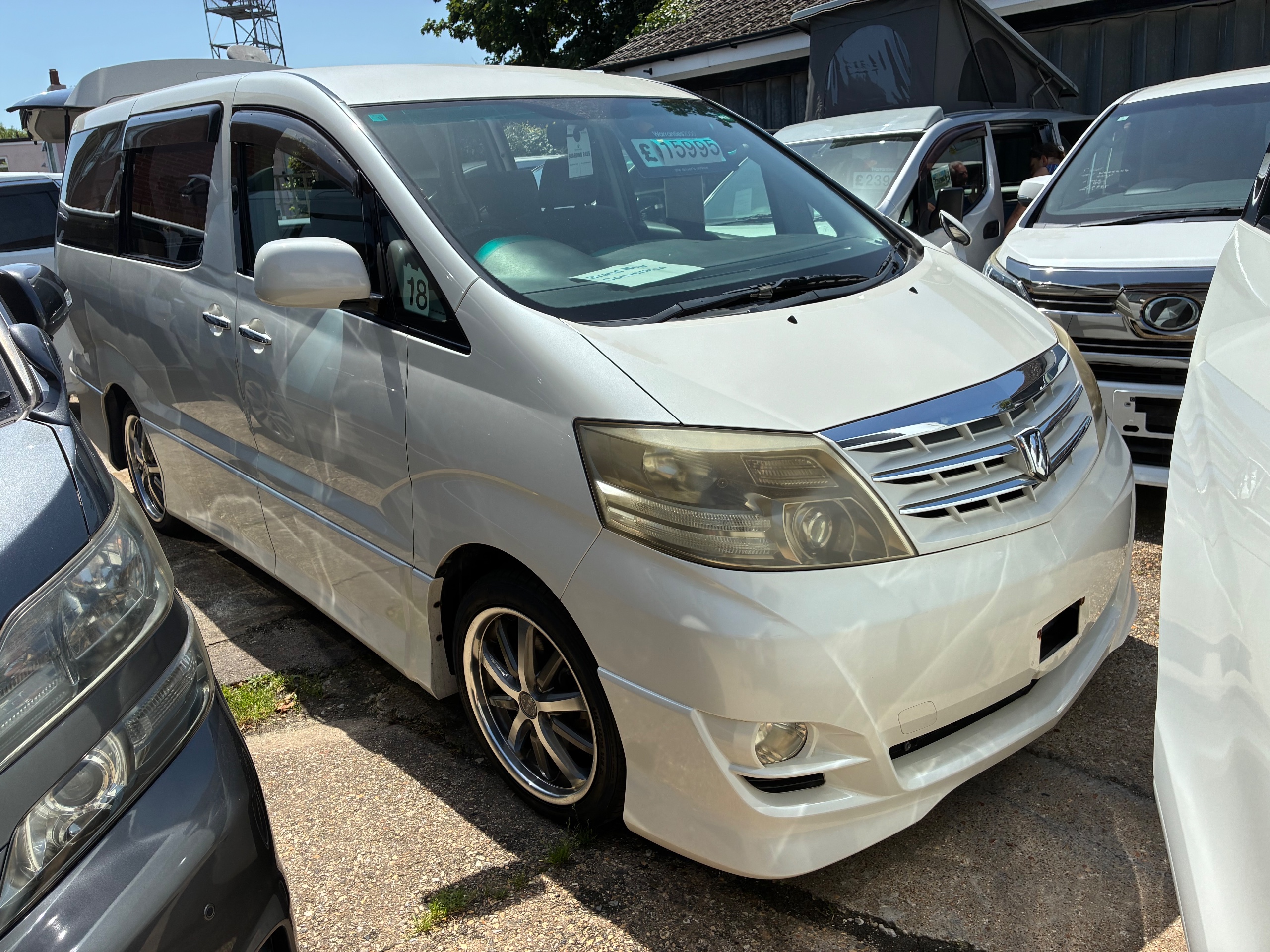 2006 Toyota Alphard AS Platinum Selection 4x4 2.4 Petrol Automatic 4WD Low miles, Rear Camper conversion, Air Conditioning, ULEZ
