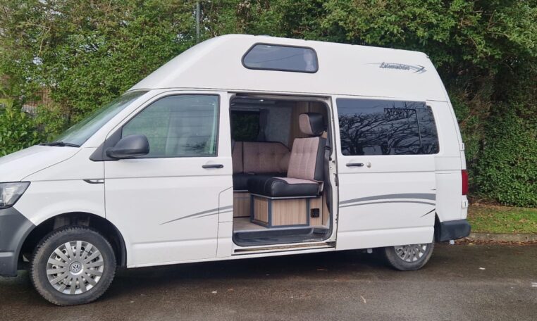 Volkswagen T6 LWB - Exterior - Front