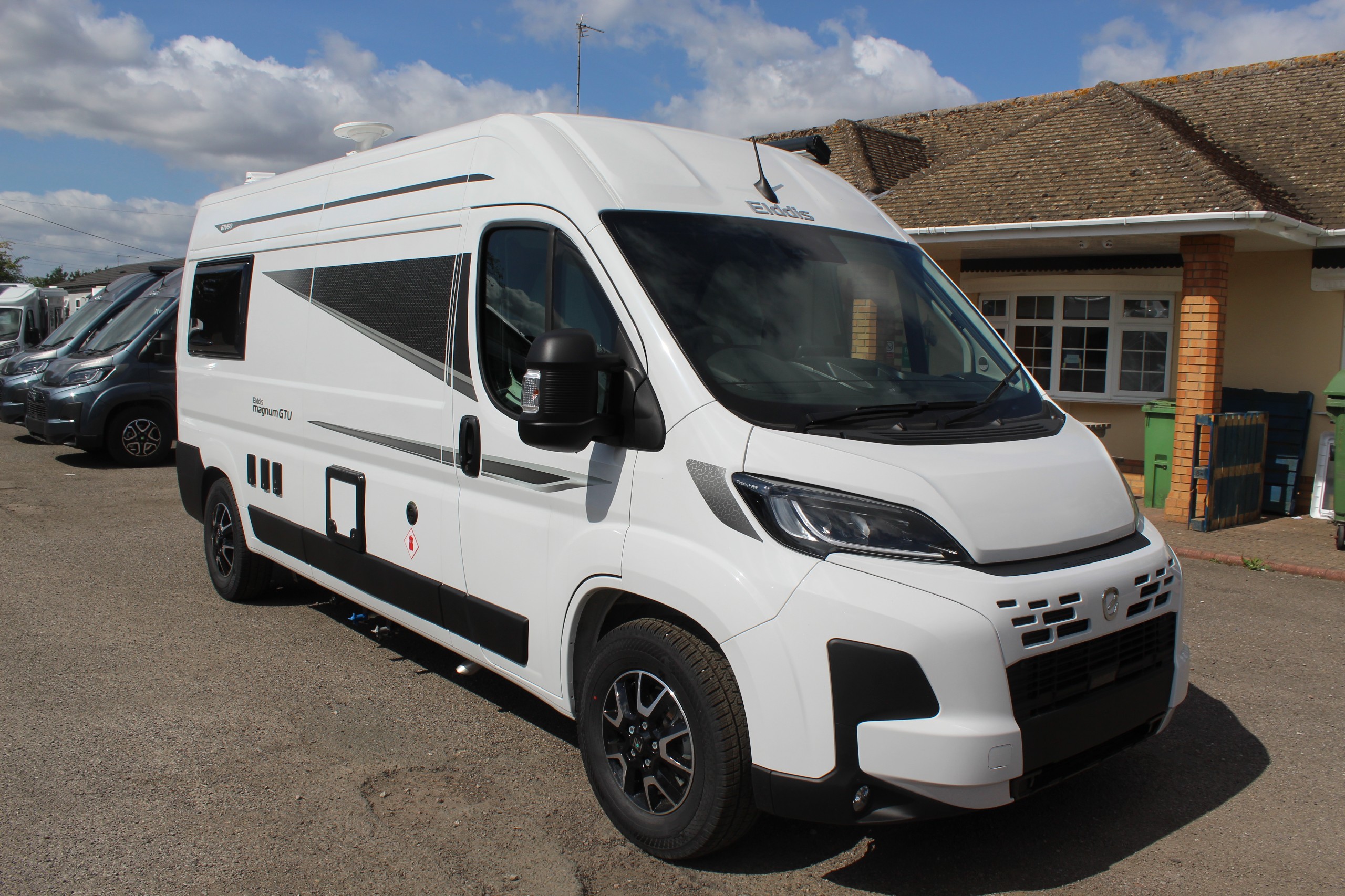 2027 Elddis Autoquest CV60 Magnum GTV
