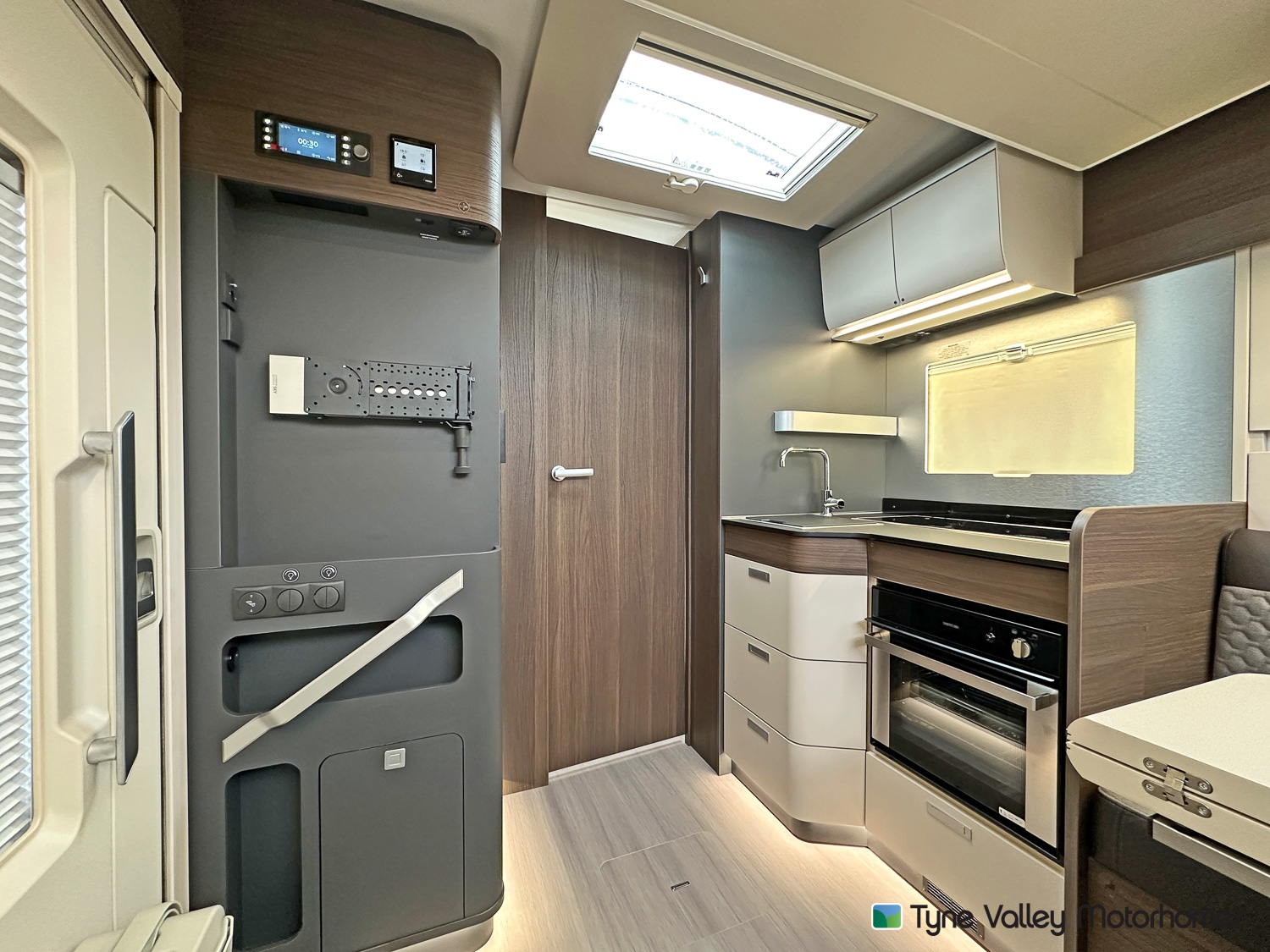 2026 Adria Matrix Supreme 670DC