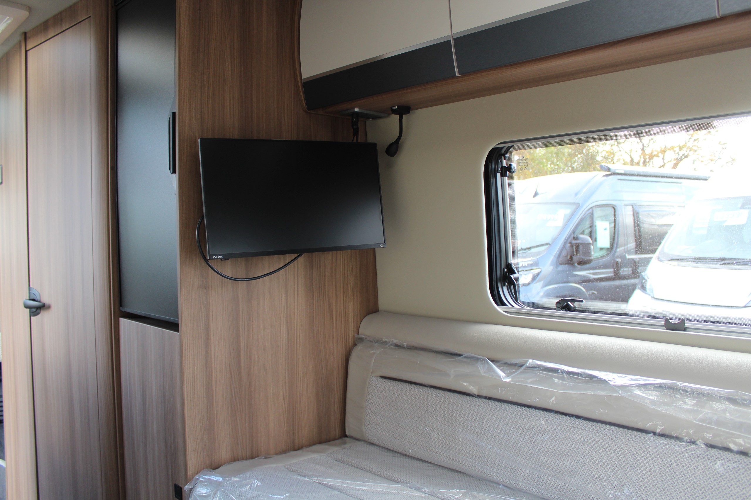 2027 Auto-Trail V-Line 635 SE