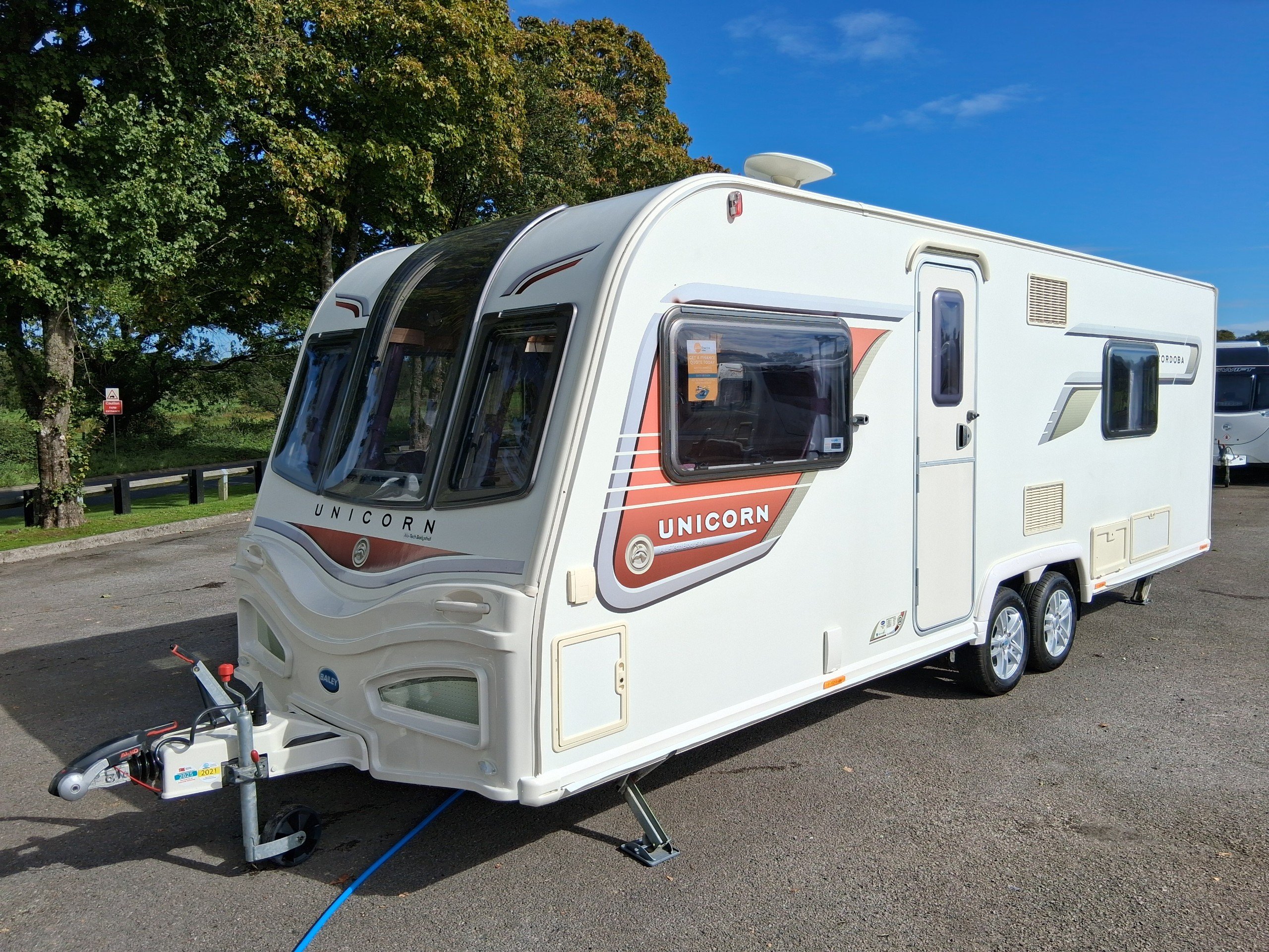 Bailey Unicorn Cordoba - Exterior - Front