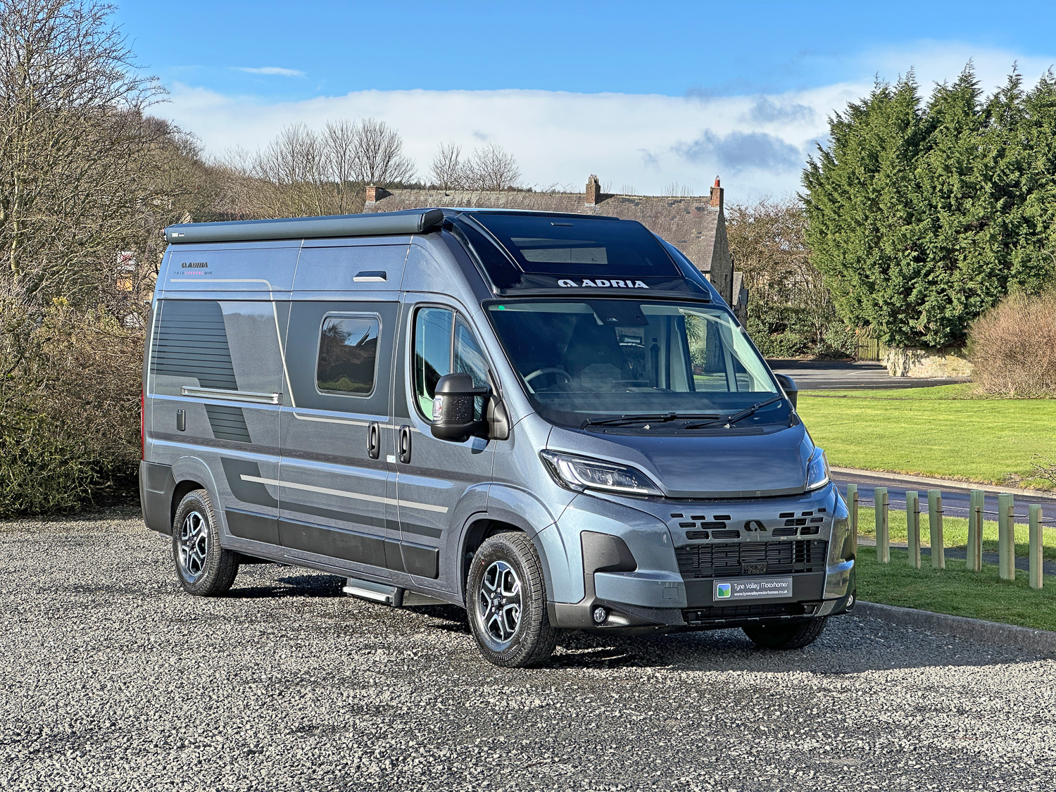 Adria Twin Supreme 600 SPB 140BHP Auto