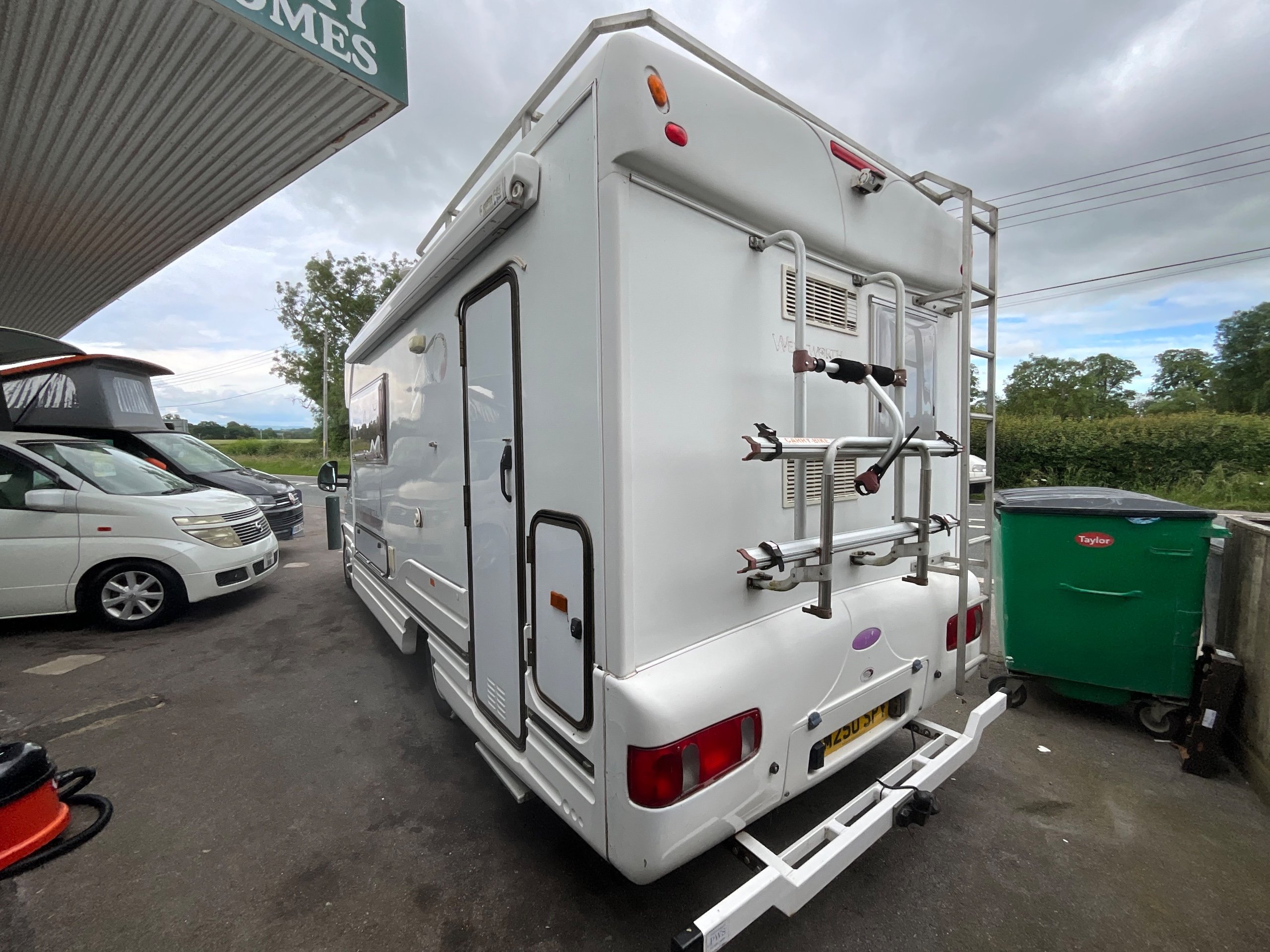 Exterior - Rear