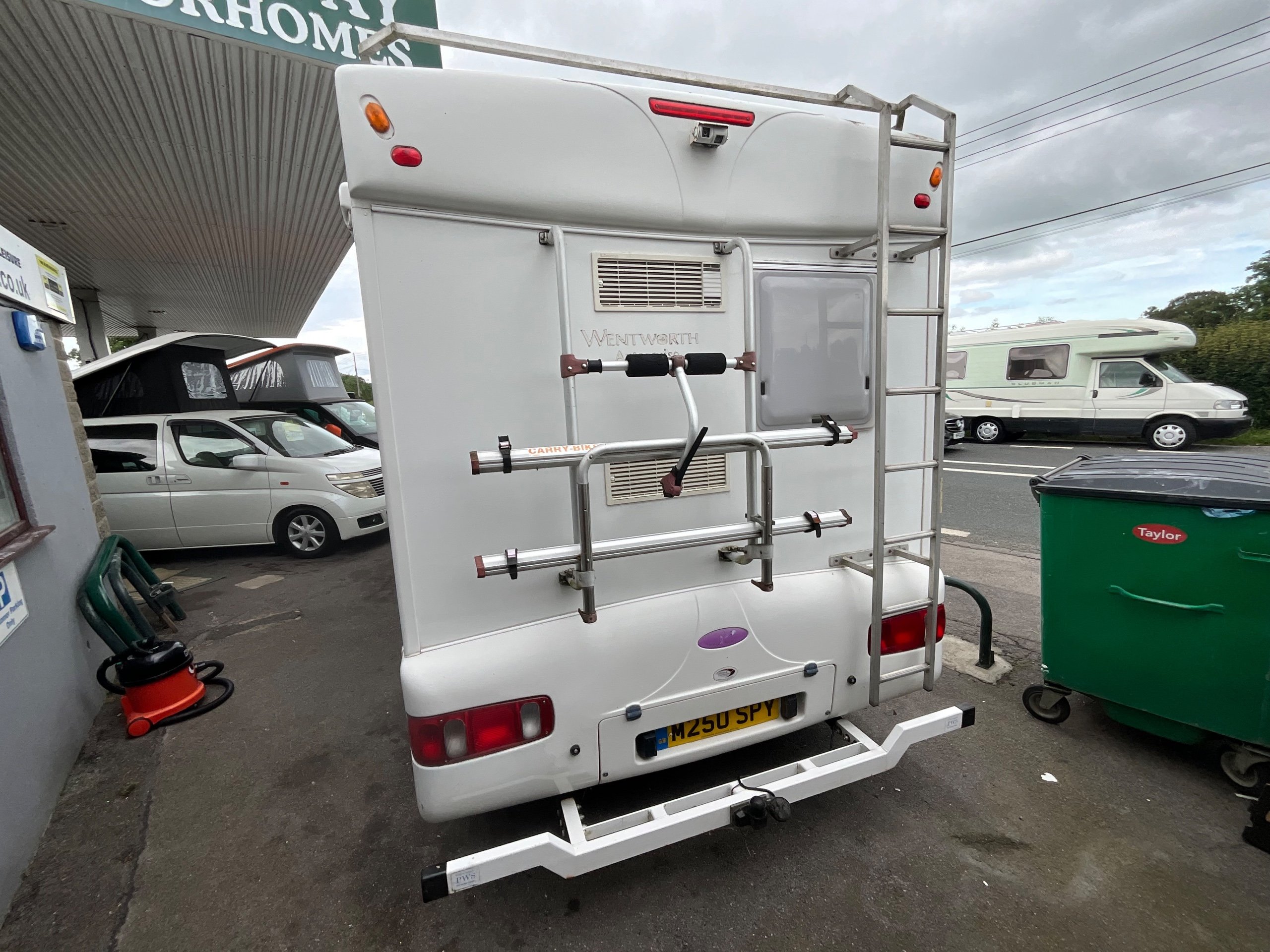 Exterior - Rear