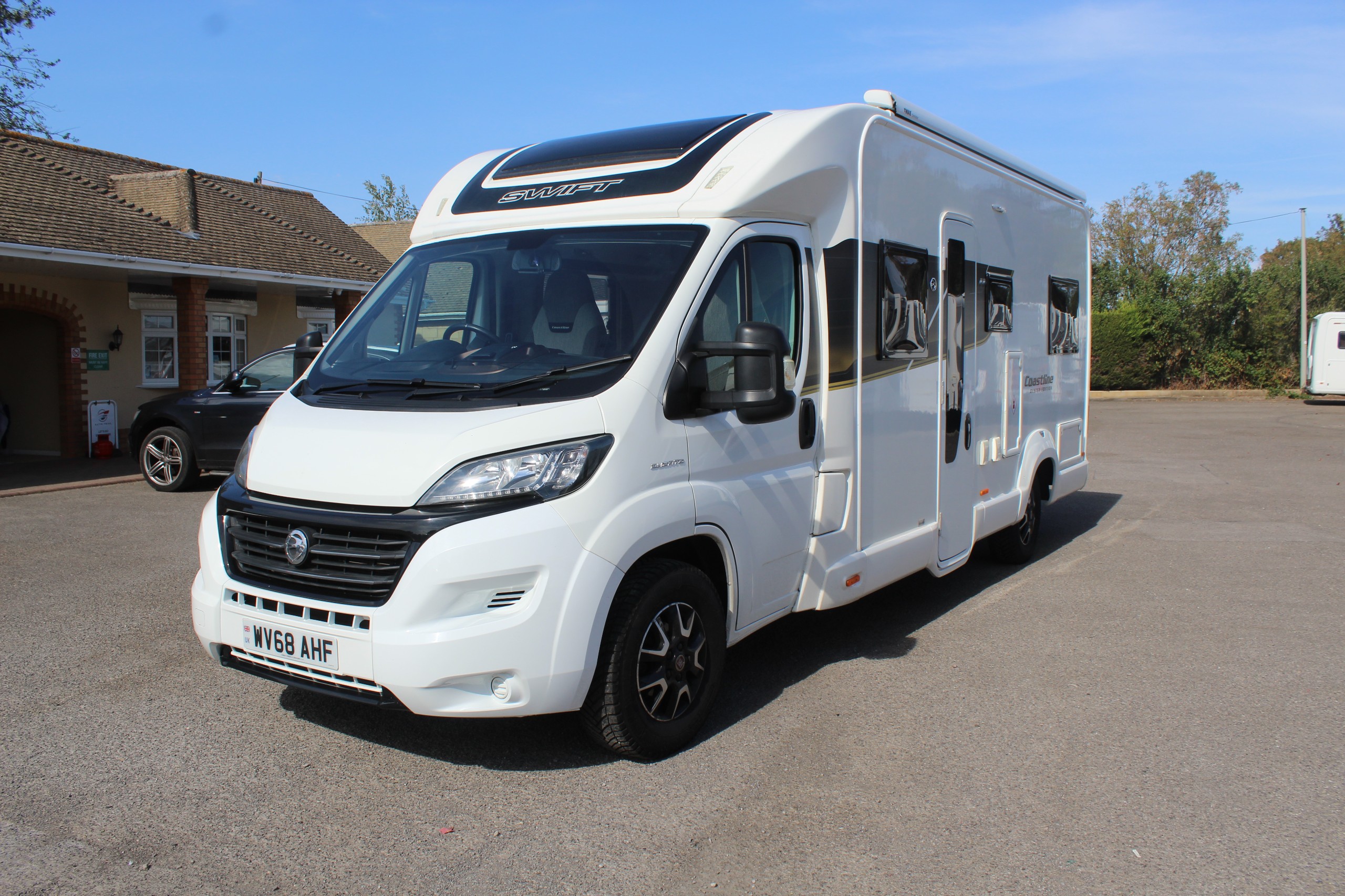 Swift Escape COASTLINE 674 - Photo 1