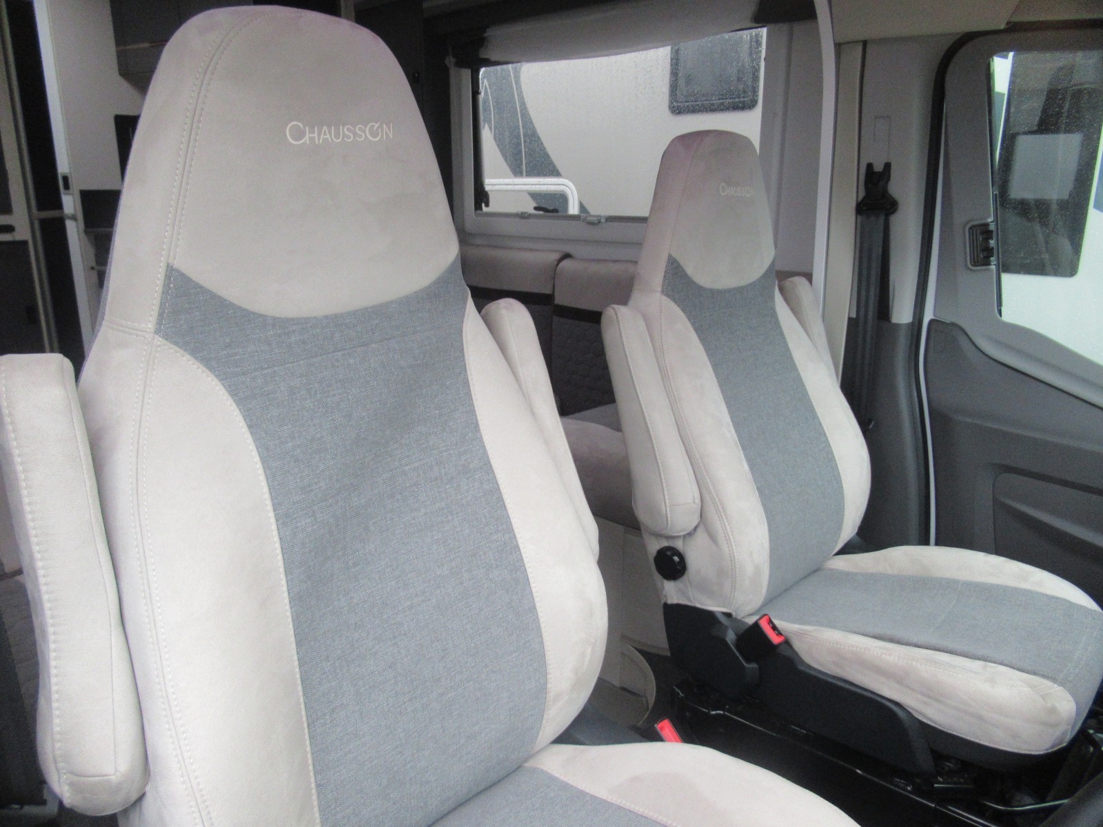 2021 Chausson Used Chausson Titanium Premium 630 2021 Um189