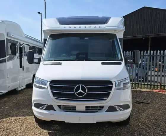 2000 Coachman Travel Master