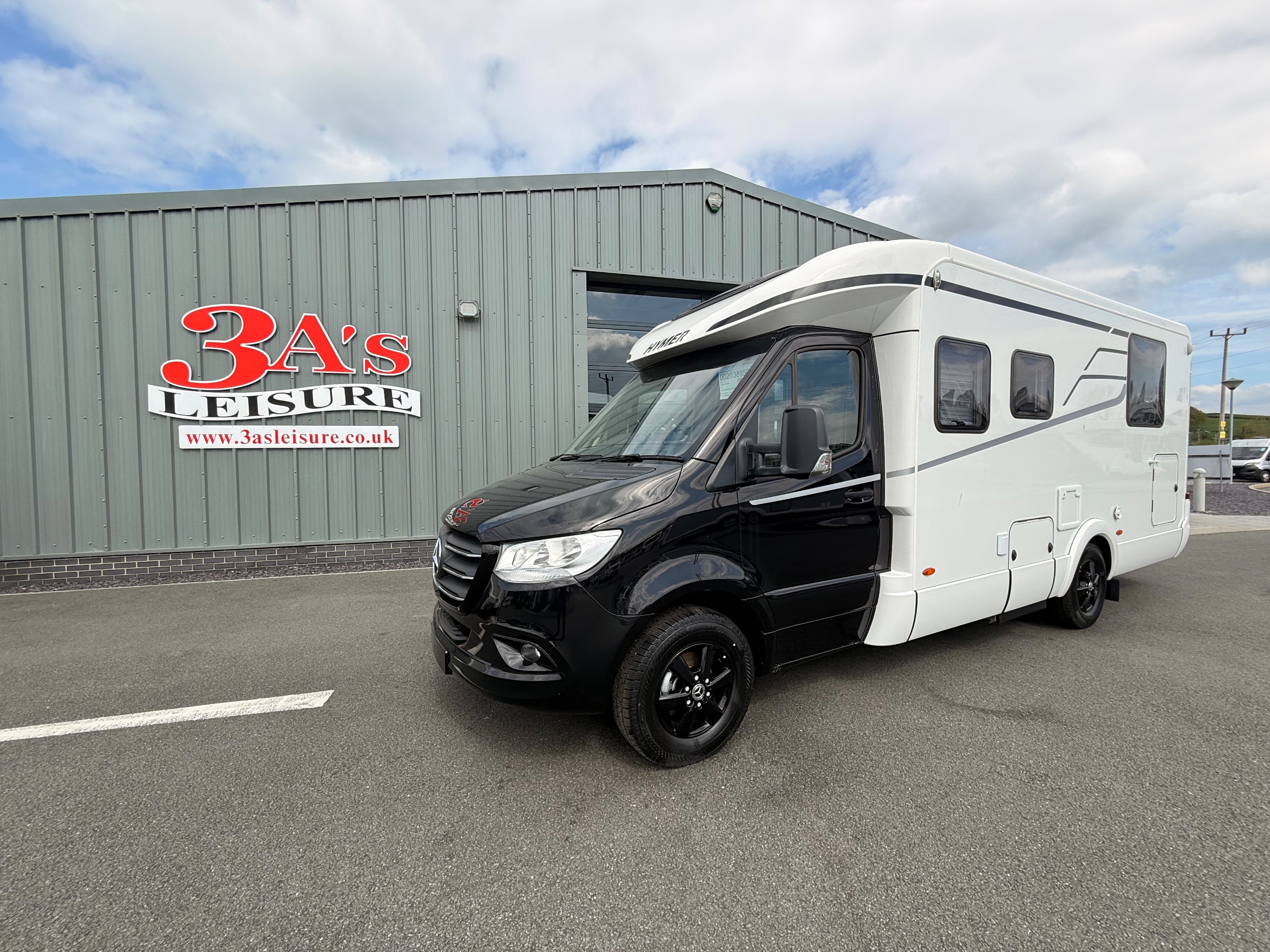 Hymer T-Class S 695 - Detail Shot
