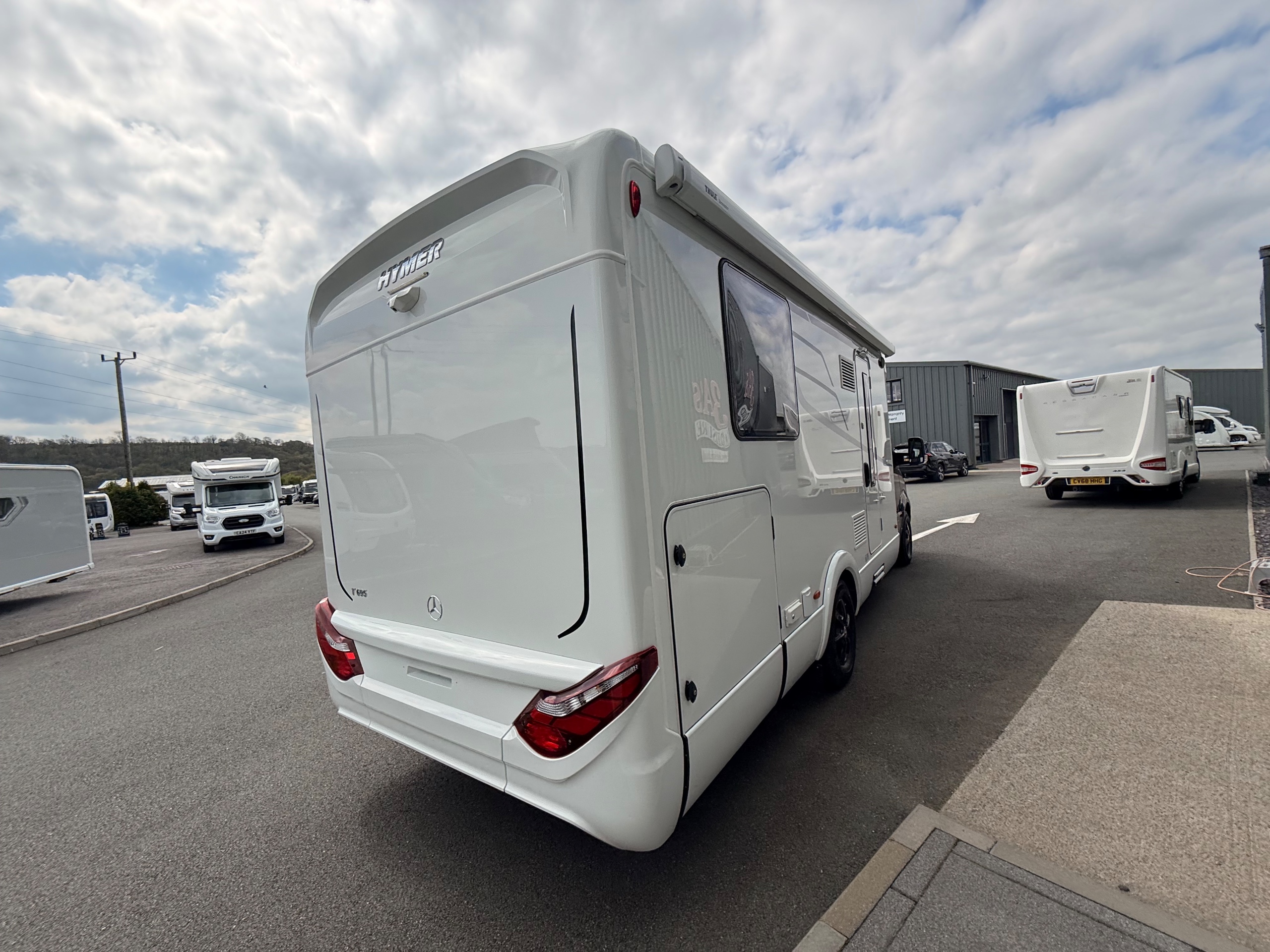 Hymer T-Class S 695