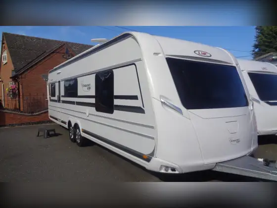 2018 LMC 695