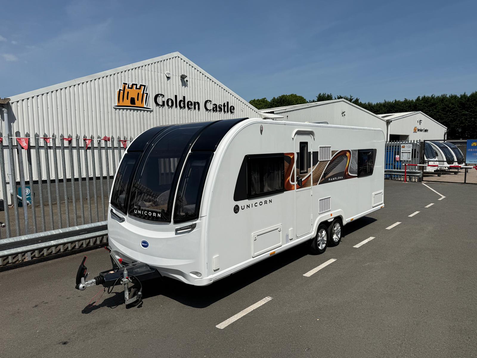 Bailey Unicorn Pamplona 2024 Used 4 Berth Twin Axle Island Bed - Exterior - Front