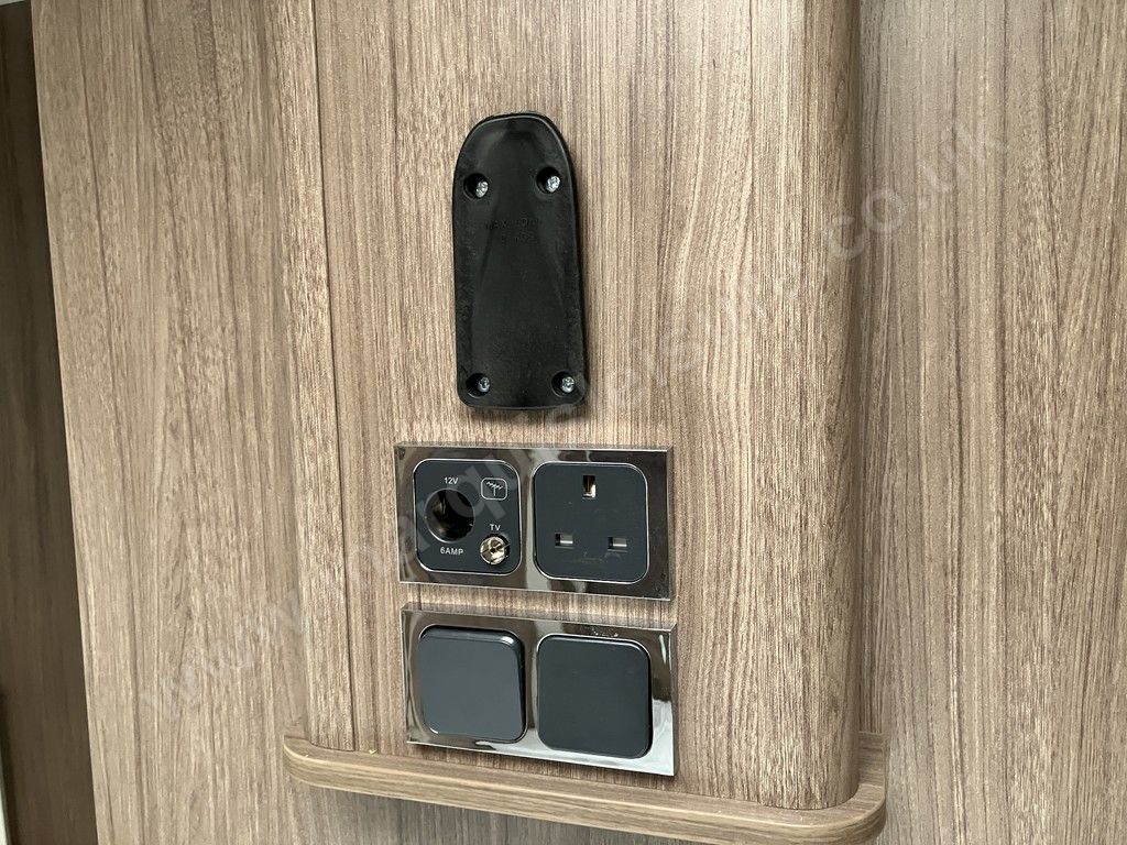 COACHMAN VIP 545