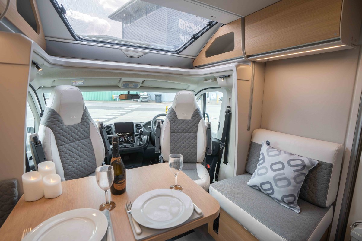 2026 Adria Matrix 670 SL 60Y 140BHP Auto