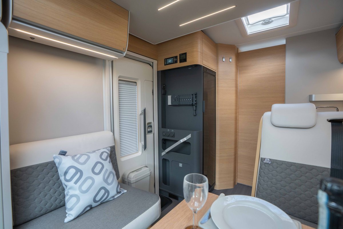 2026 Adria Matrix 670 SL 60Y 140BHP Auto