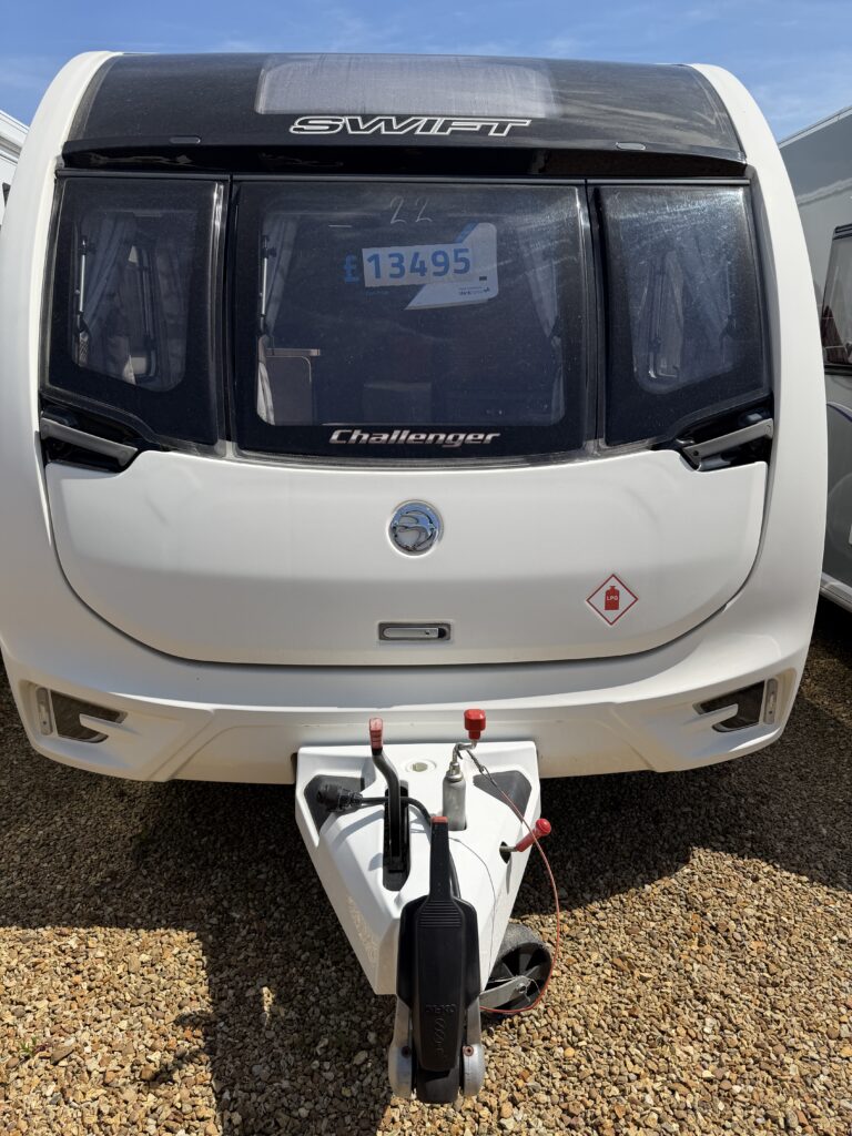 Swift Challenger 570 - Exterior - Front