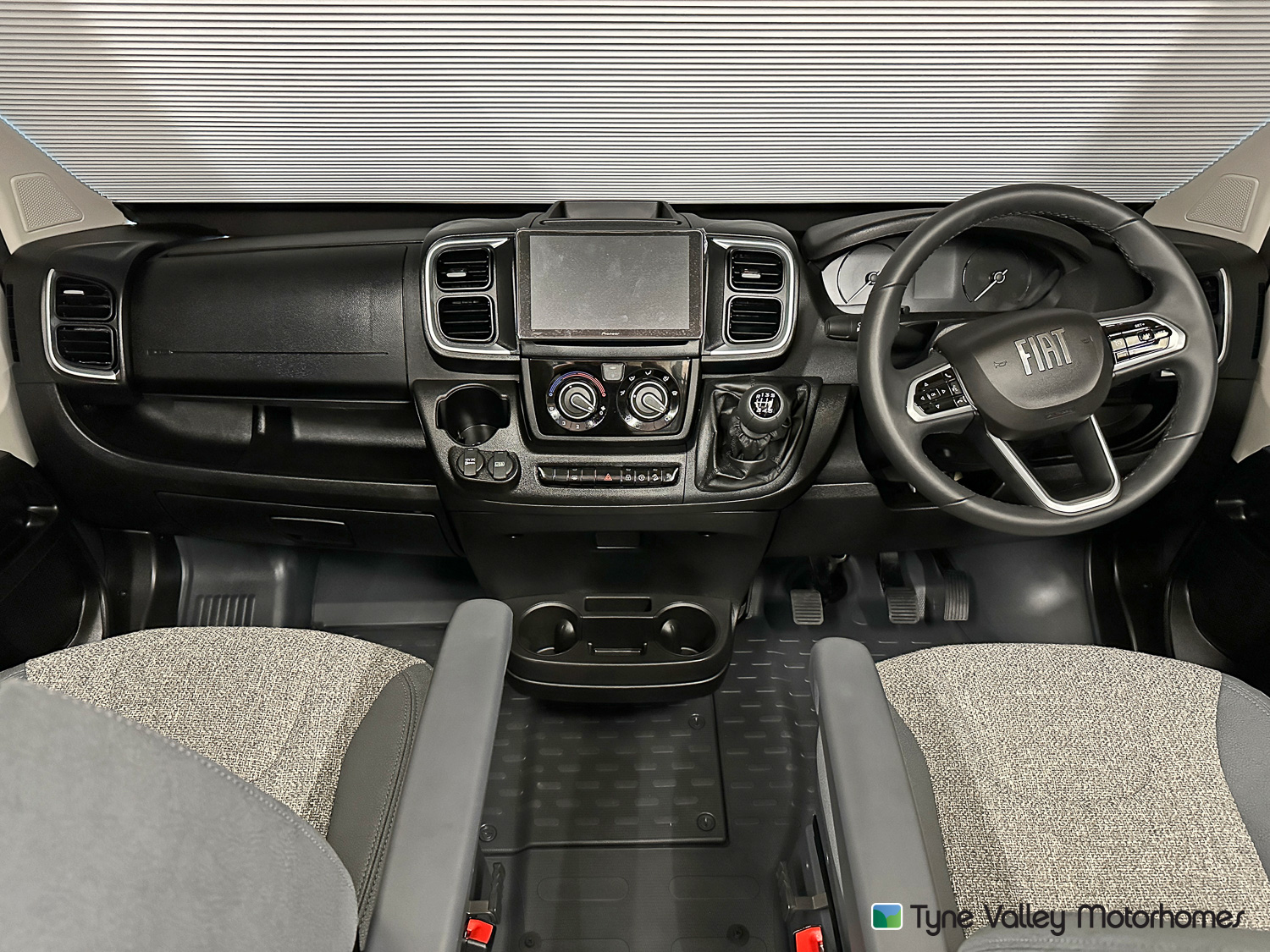 2025 Auto-Trail Expedition 67