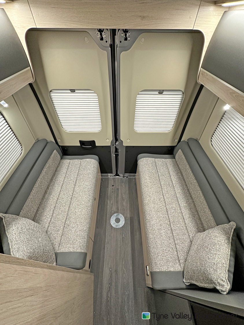 2025 Auto-Trail Expedition 67