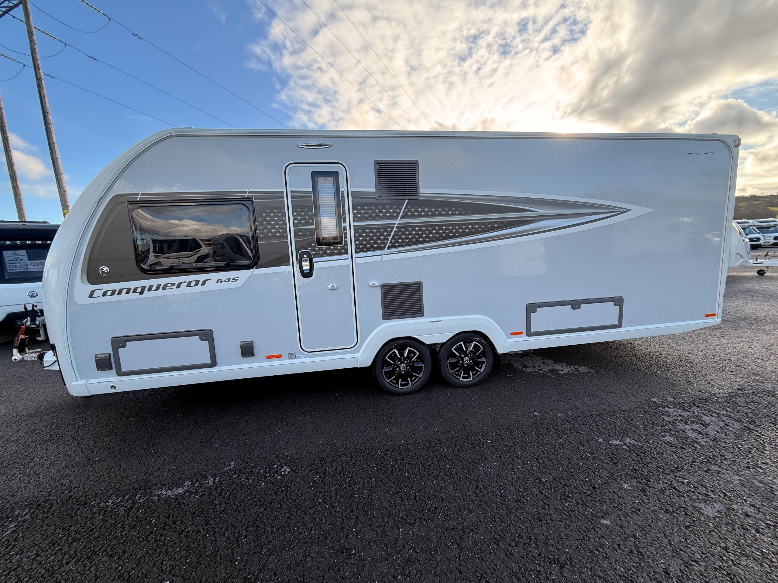 2026 Swift Conqueror 645