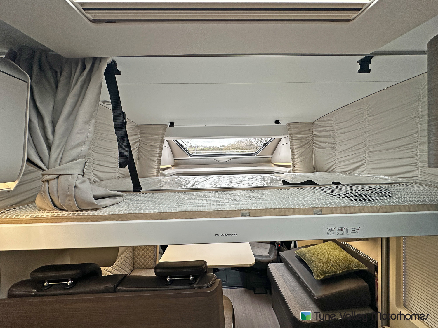 2026 Adria Matrix Supreme 670 SC