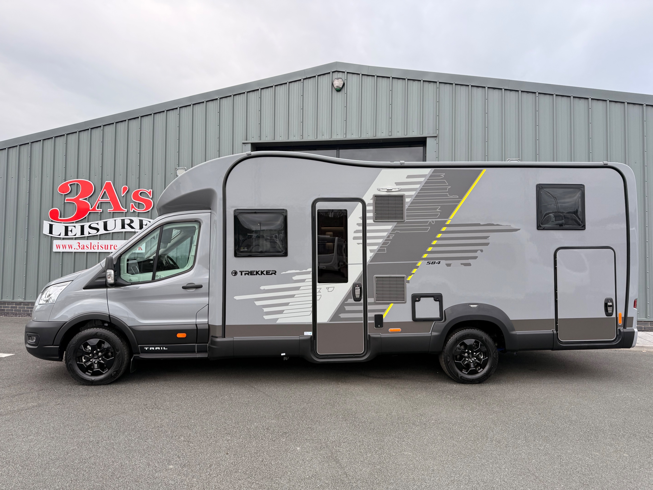 2026 Swift Trekker 584