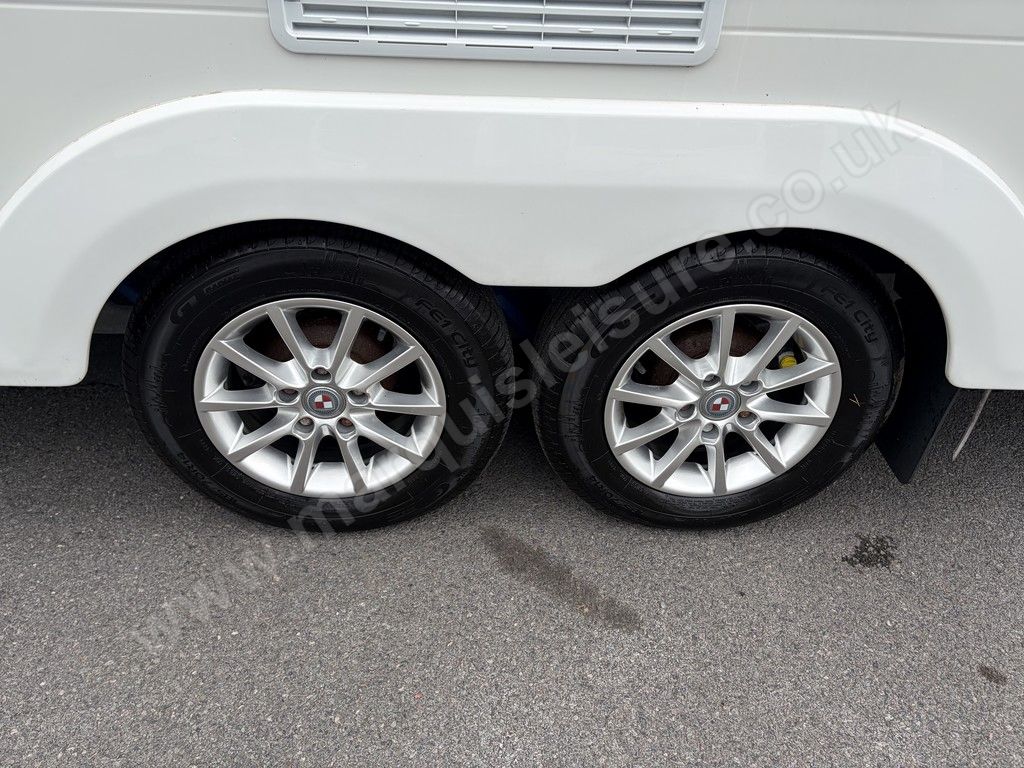 2023 Coachman VIP 675