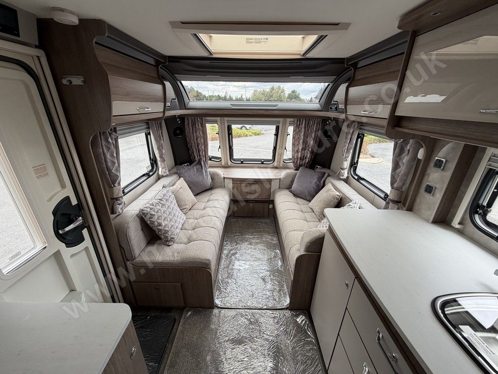 2023 Coachman VIP 675