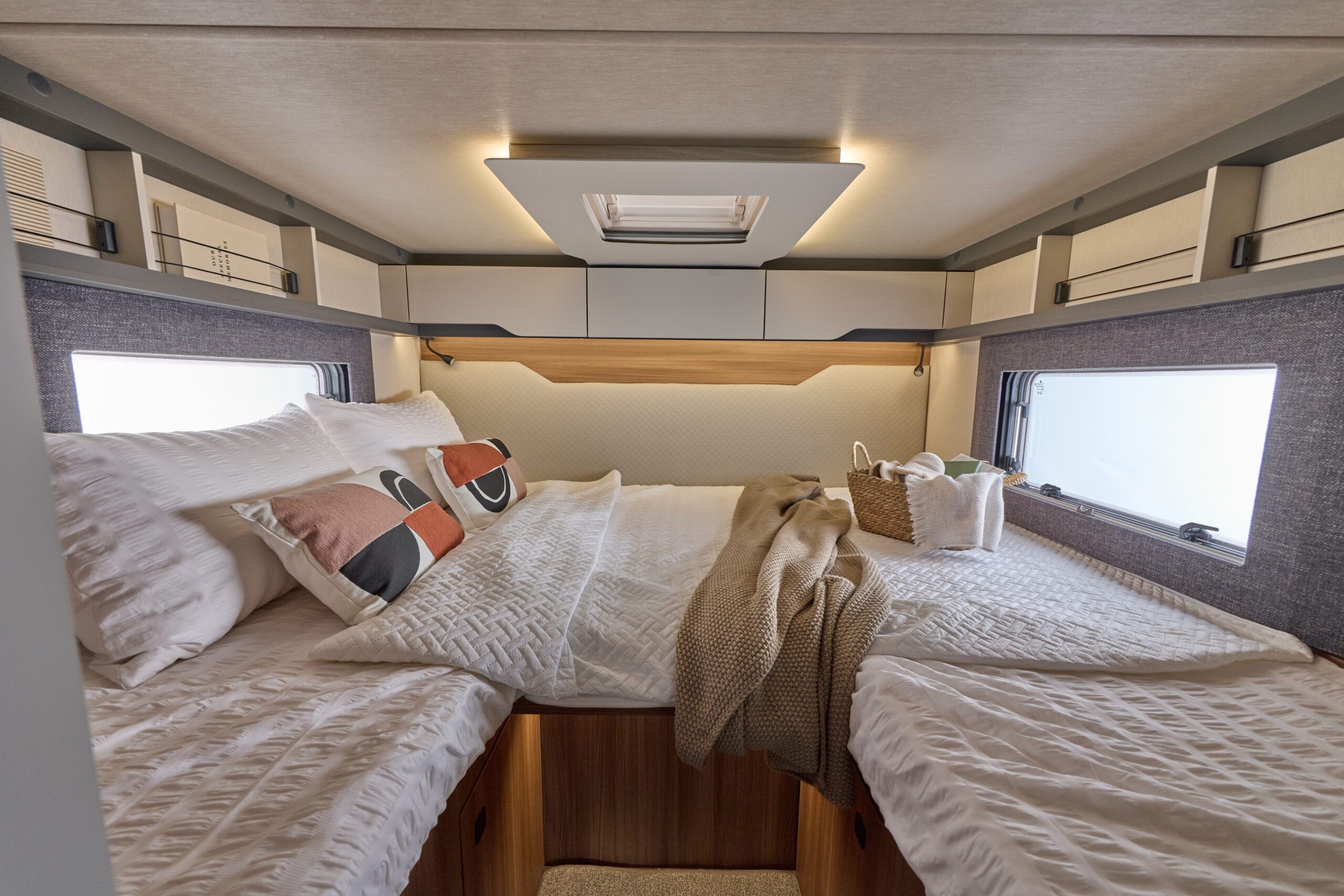 2027 Auto-Trail Excel 690T