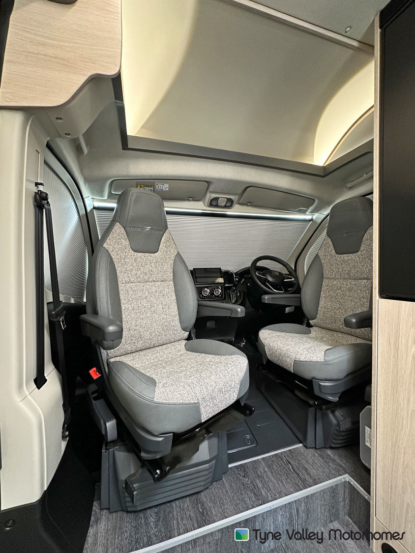 2025 Auto-Trail Expedition 66
