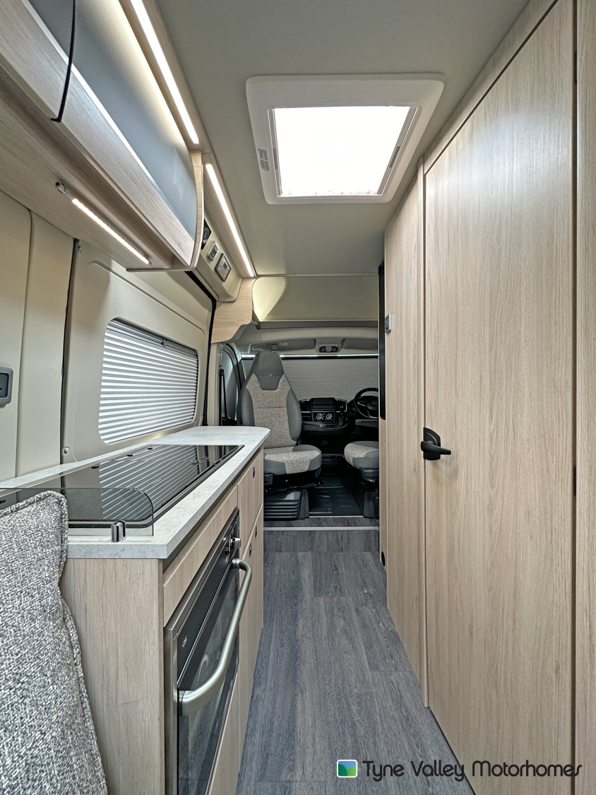 2025 Auto-Trail Expedition 66