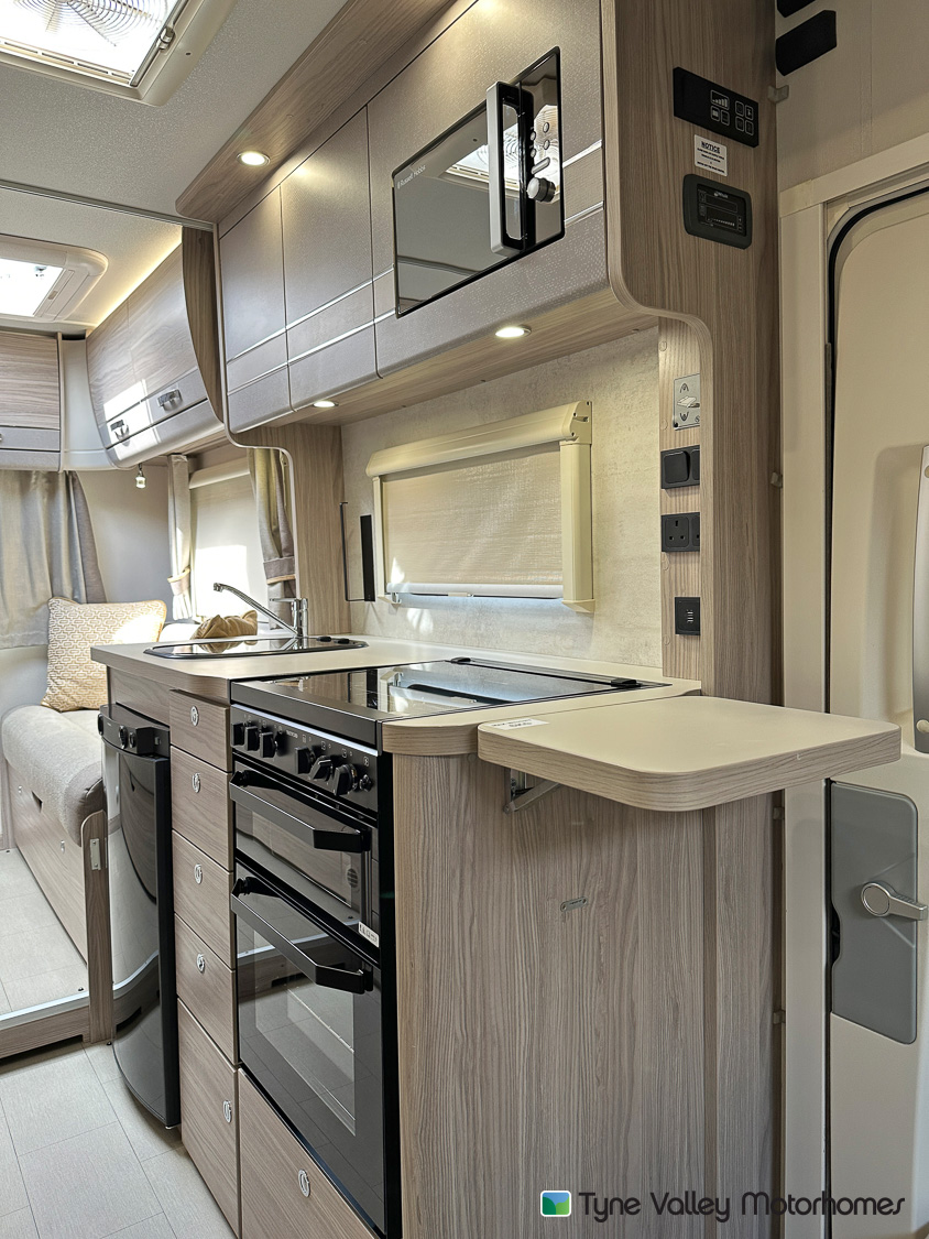 Elddis Evolution 196