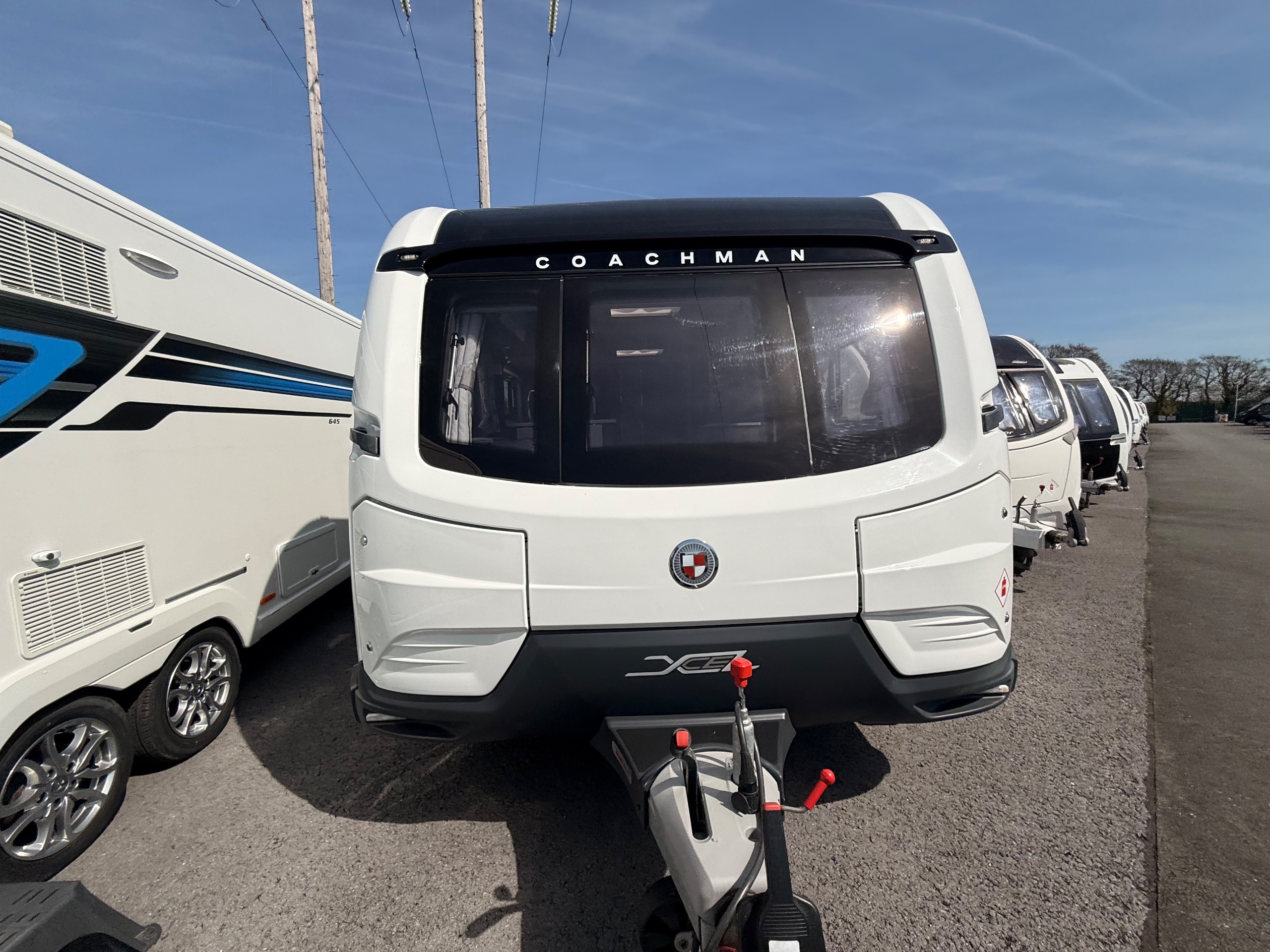Coachman Laser Xcel 875 - Detail Shot