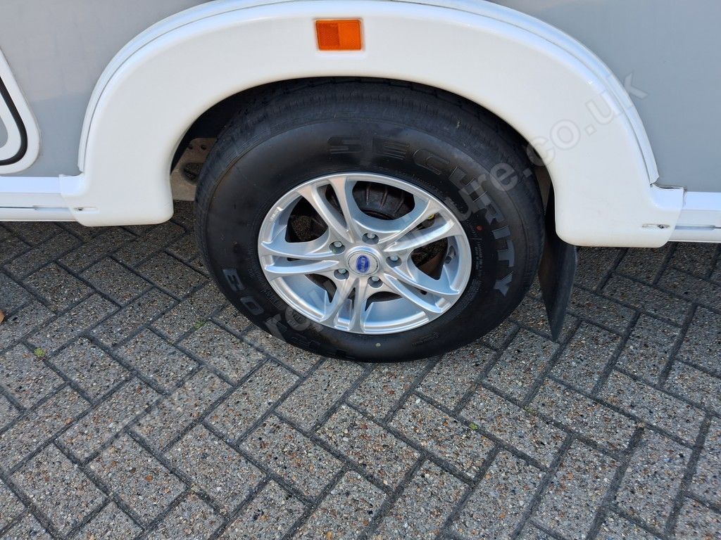 Photo 20