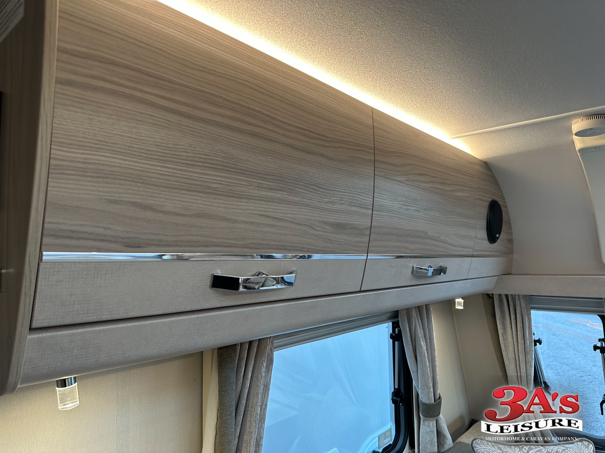 2024 Elddis Riva 860