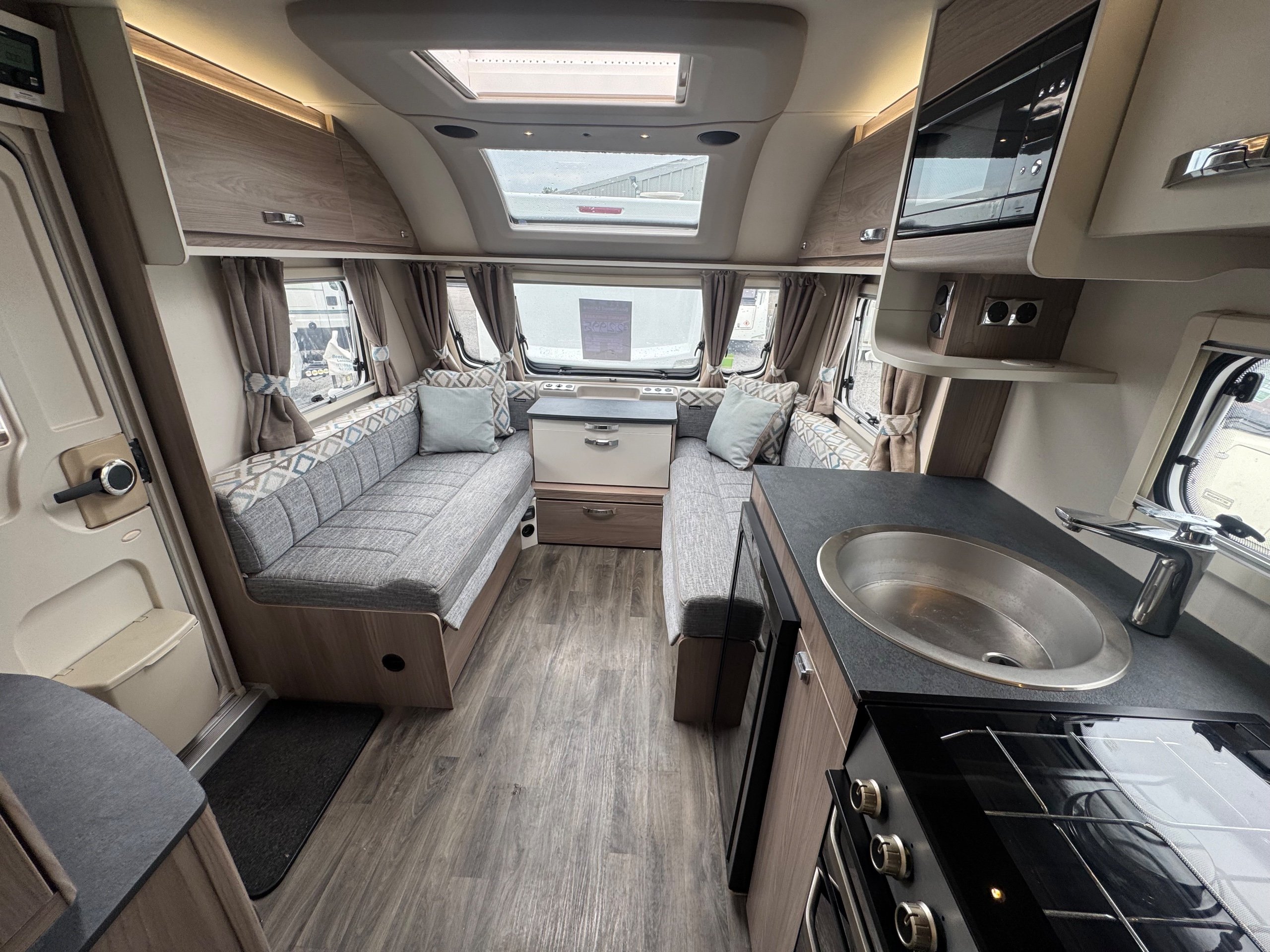 2023 Swift Celebrate Grande 4SB